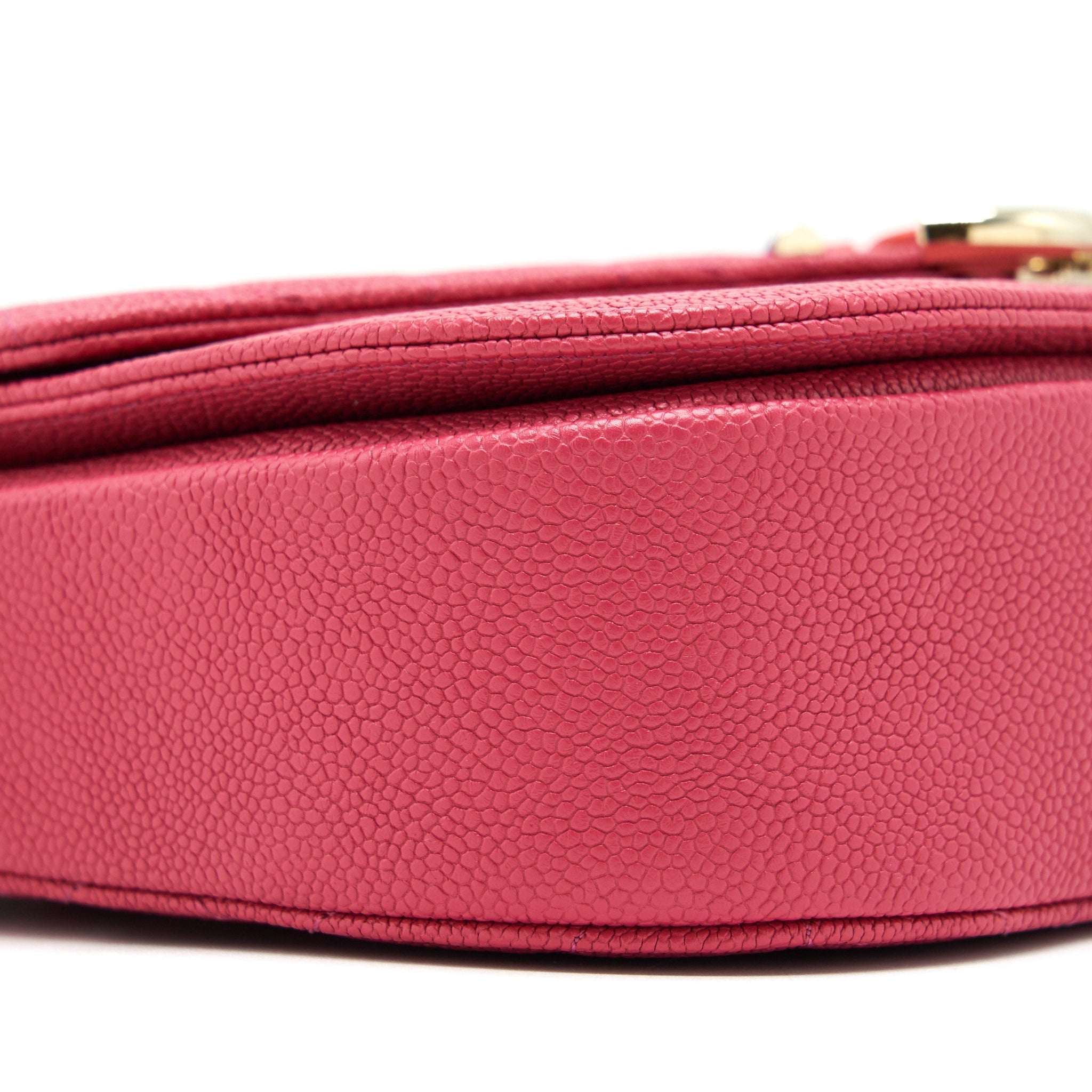 MESSENGER CROSSBODY BAG CAVIAR RED GHW