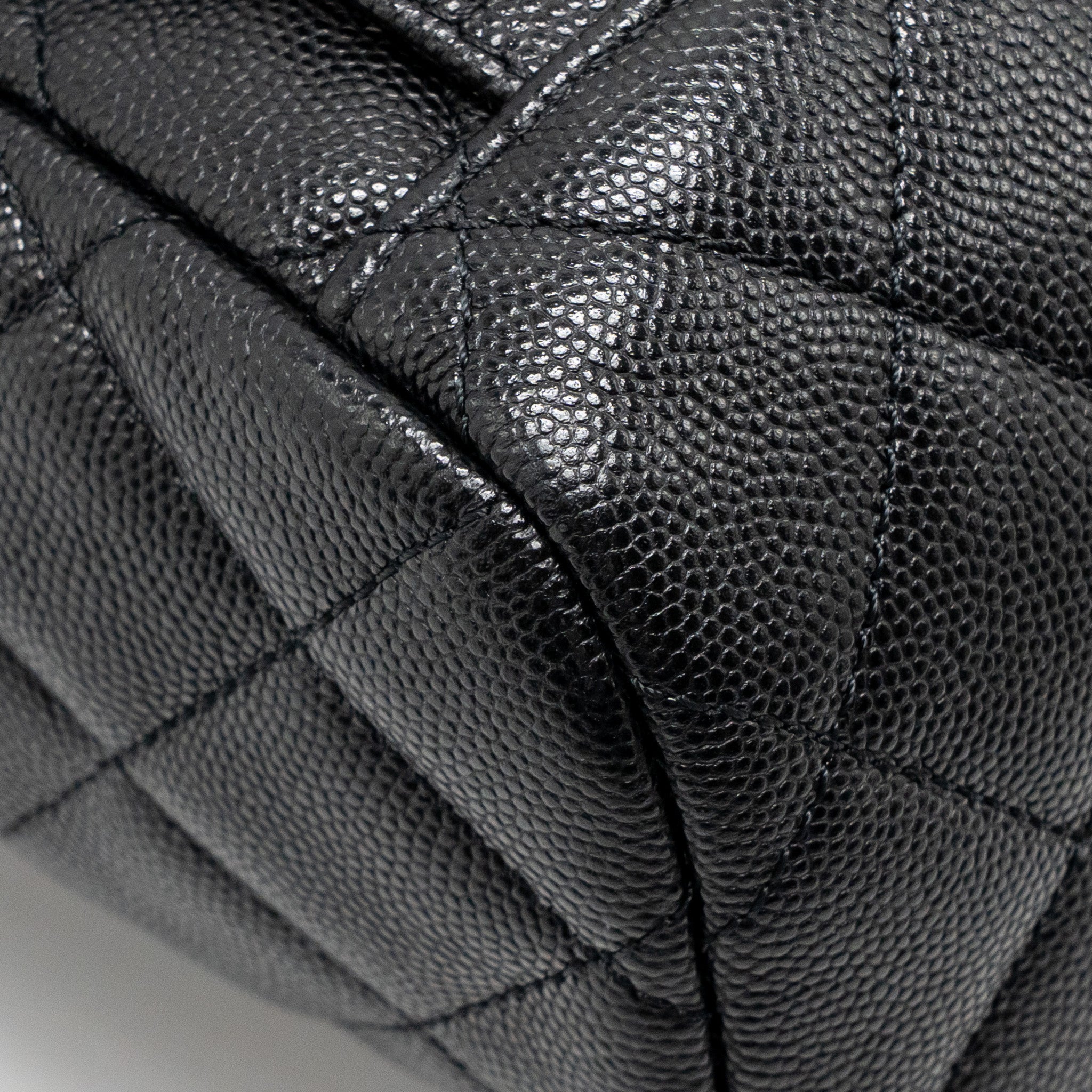 QUILTED MINI BACKPACK CAVIAR BLACK LGHW (MICROCHIP)