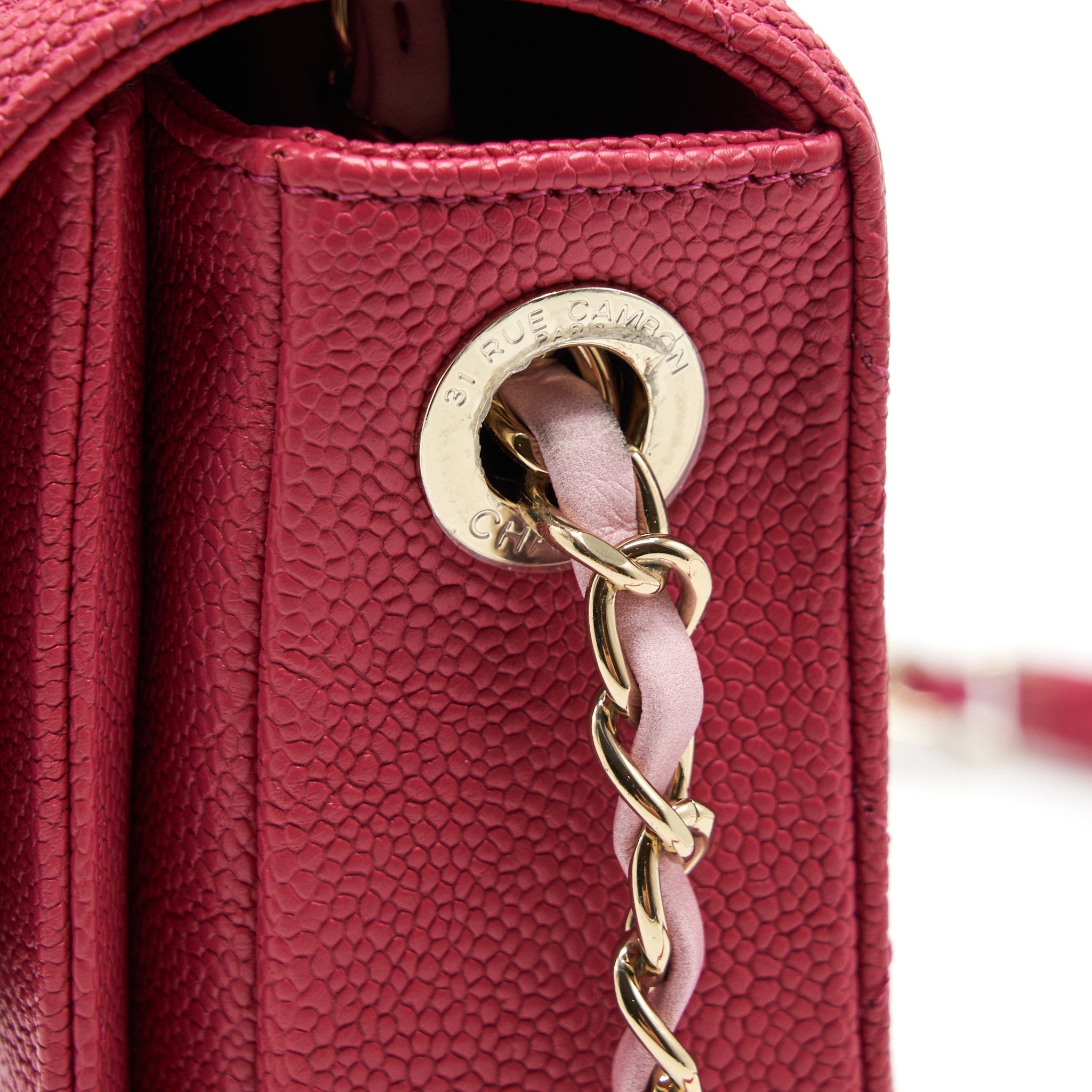 MESSENGER CROSSBODY BAG CAVIAR RED GHW