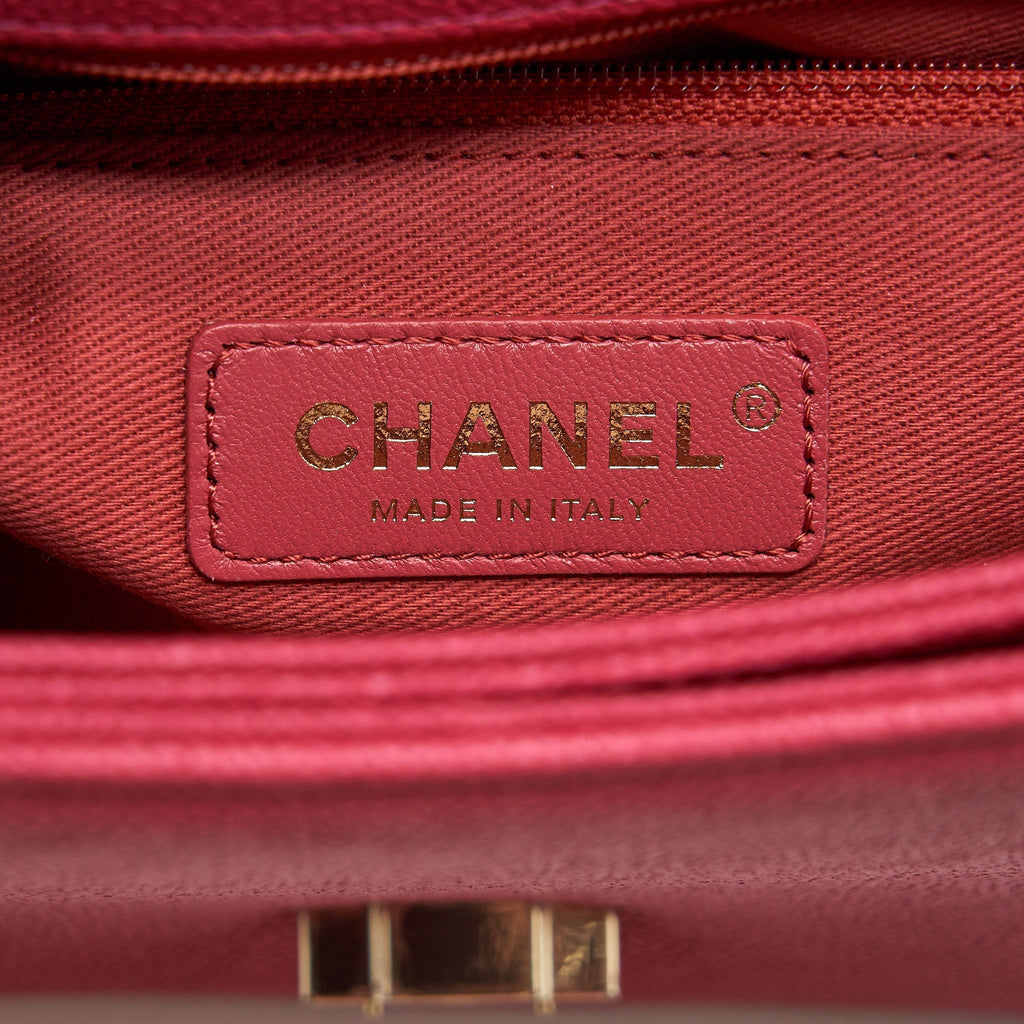 MESSENGER CROSSBODY BAG CAVIAR RED GHW