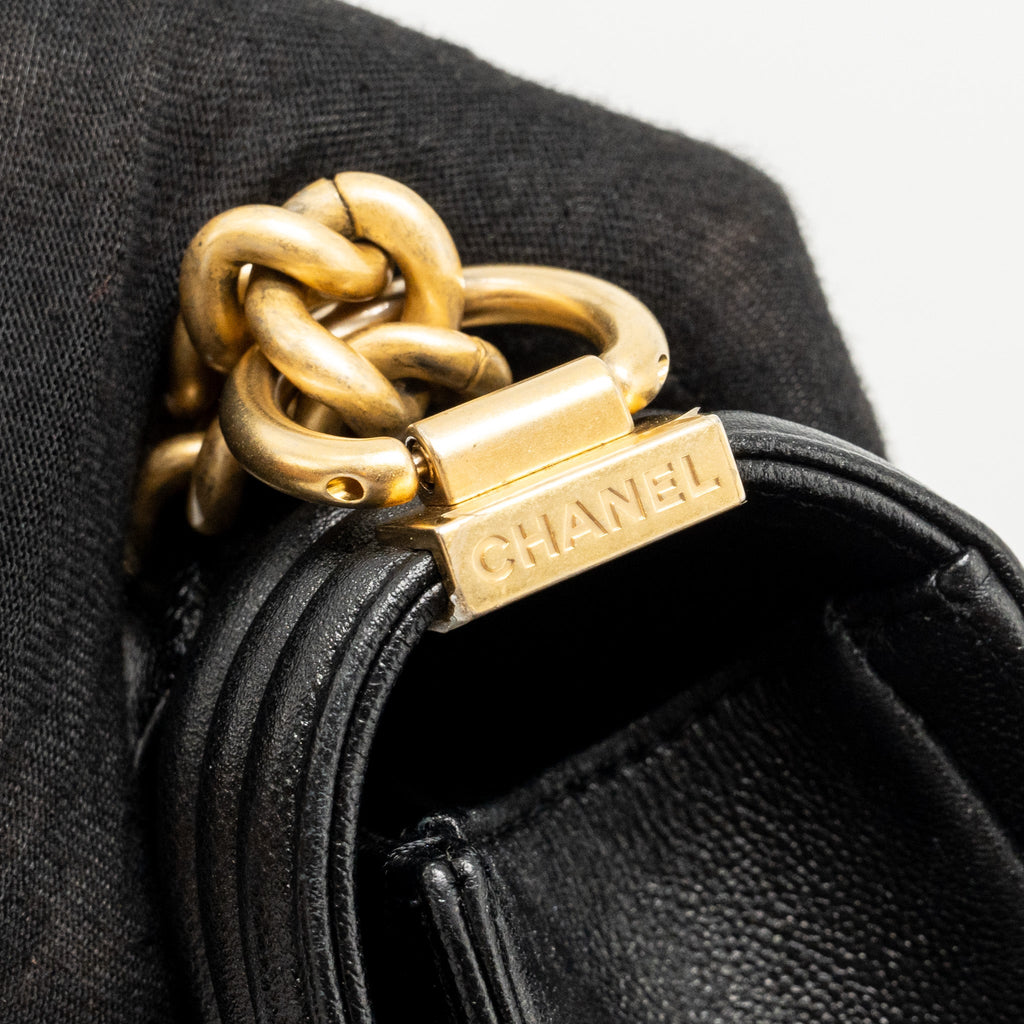 22A ROUND BOY MESSENGER BAG CAVIAR BLACK GHW (MICROCHIP)