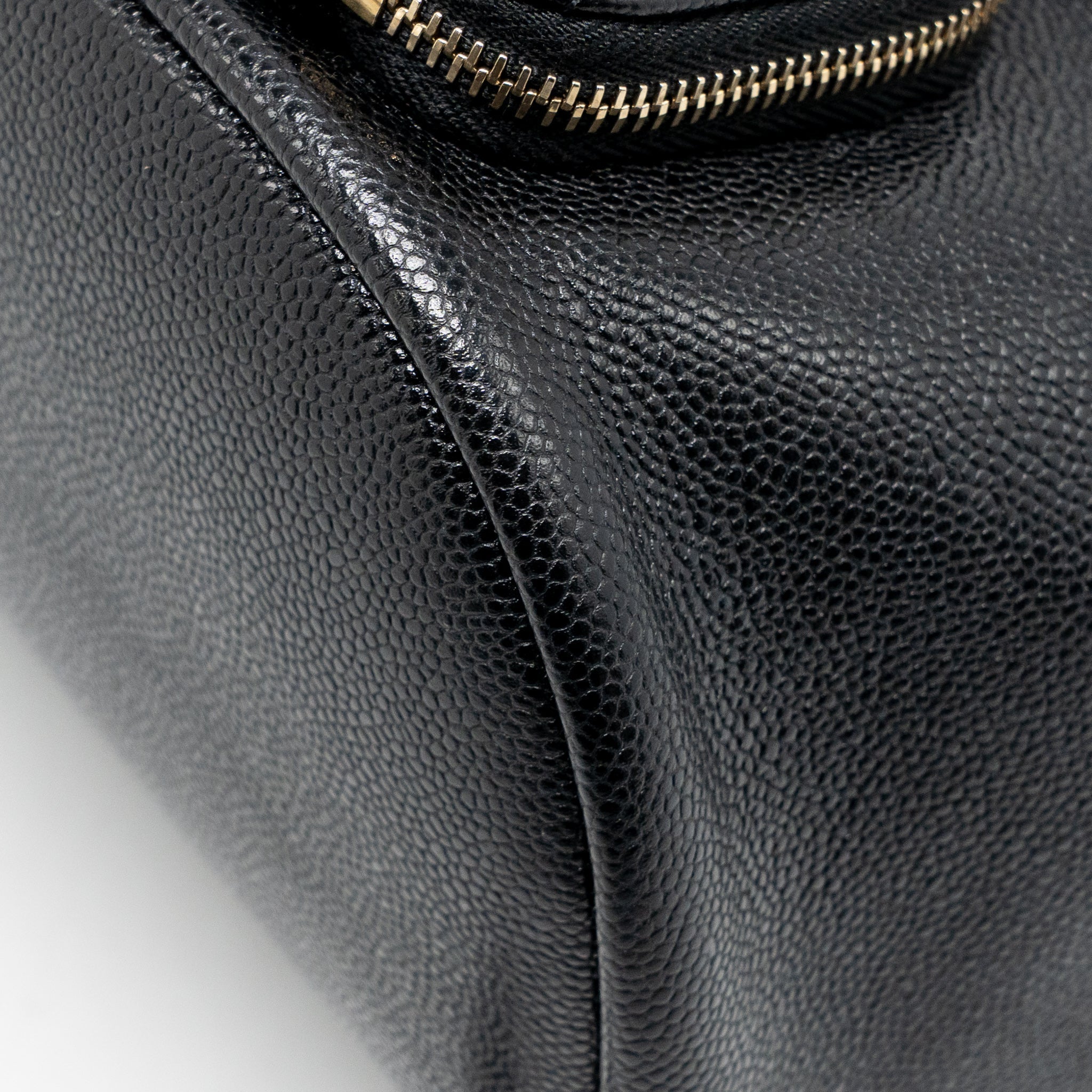AFFINITY BACKPACK CAVIAR BLACK LGHW (MICROCHIP)