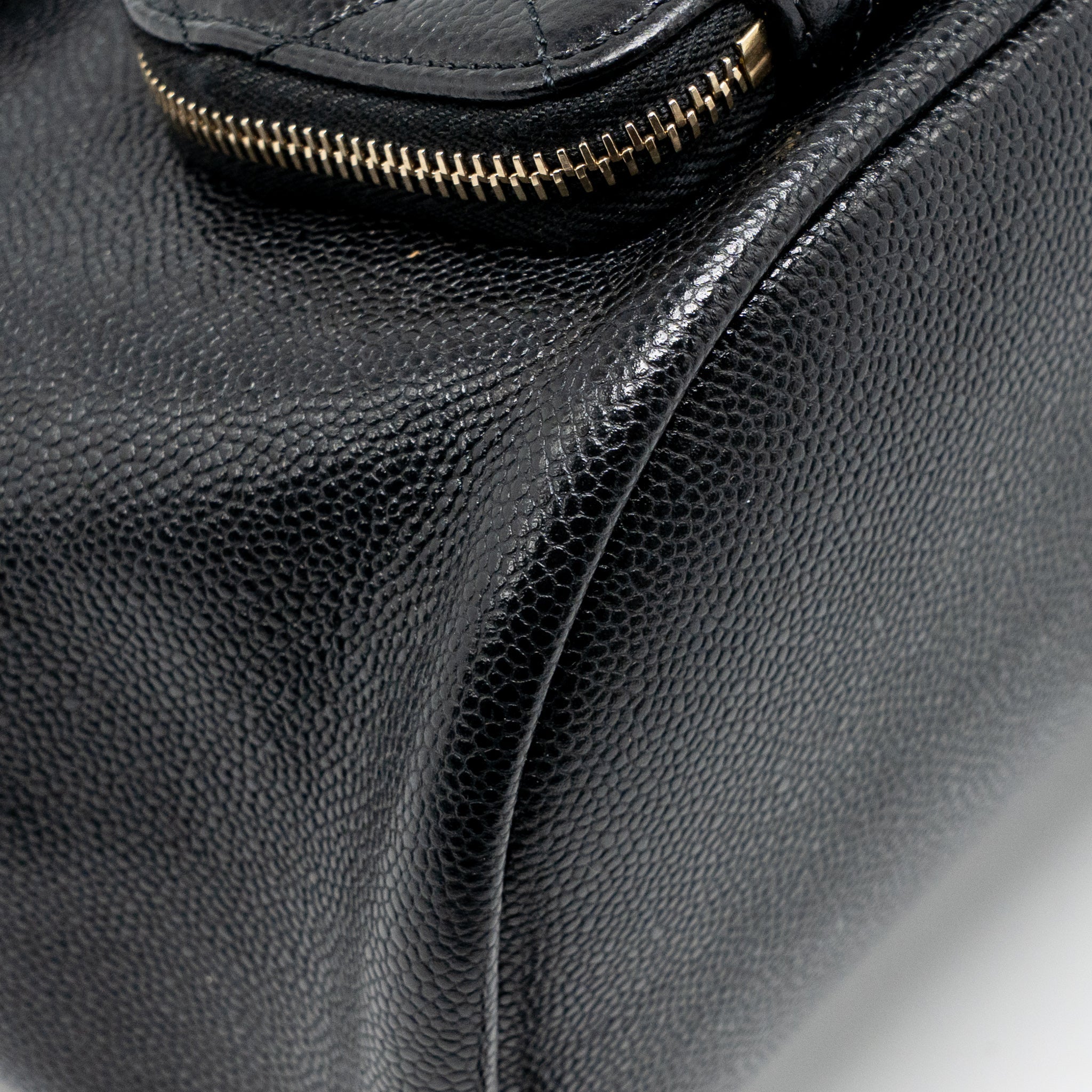 AFFINITY BACKPACK CAVIAR BLACK LGHW (MICROCHIP)