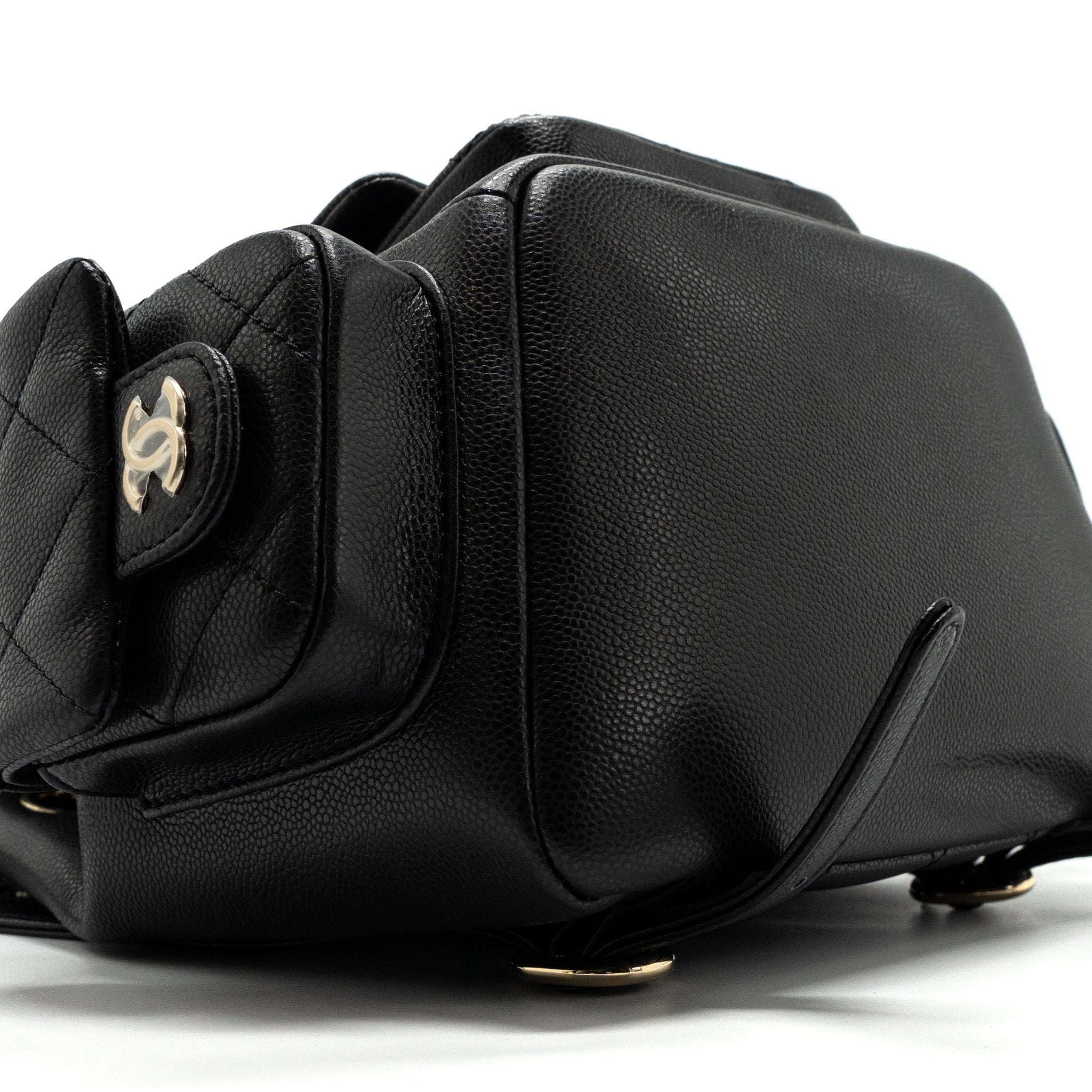 23K TRIPLE POCKET BACKPACK CAVIAR BLACK LGHW(MICROCHIP)