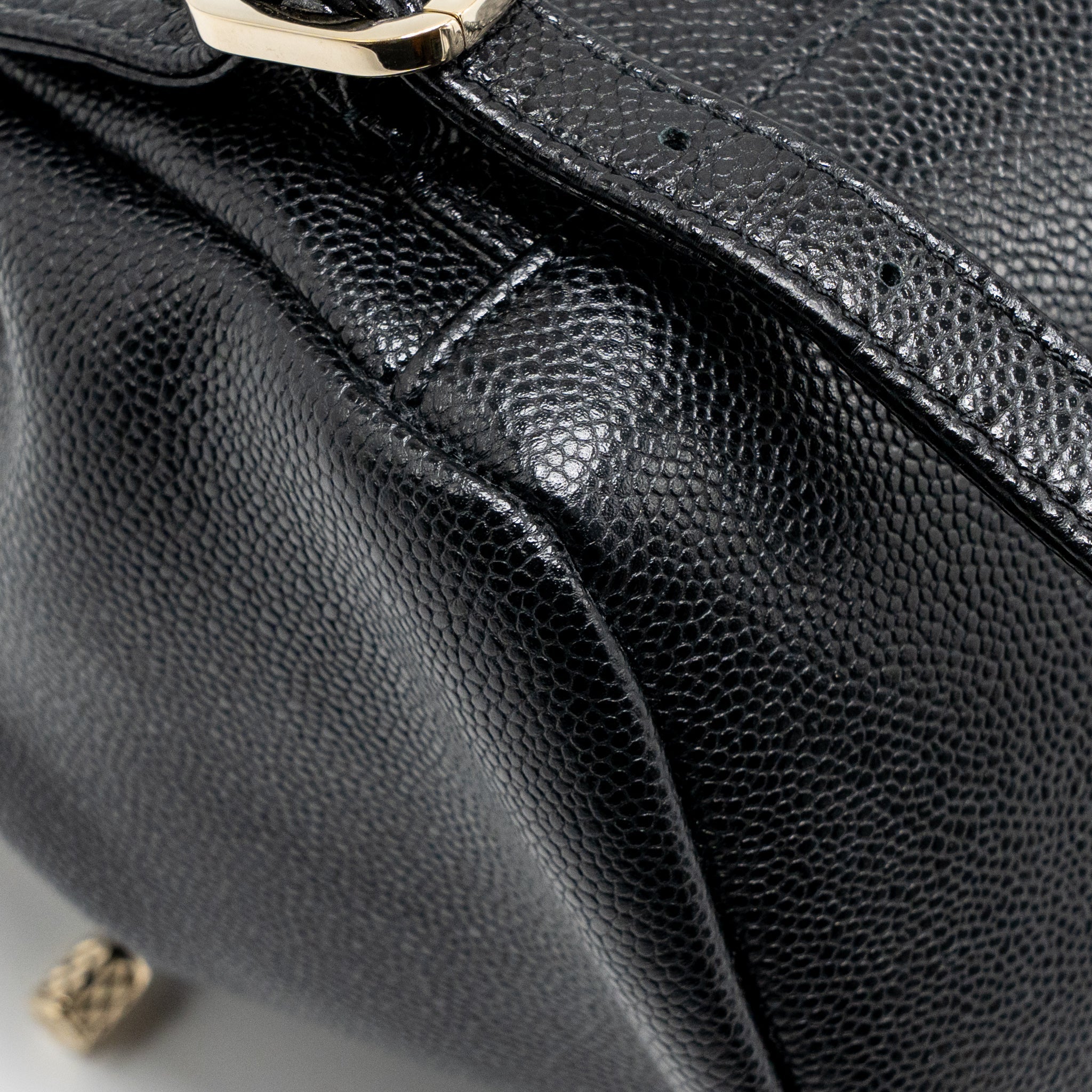 AFFINITY BACKPACK CAVIAR BLACK LGHW (MICROCHIP)