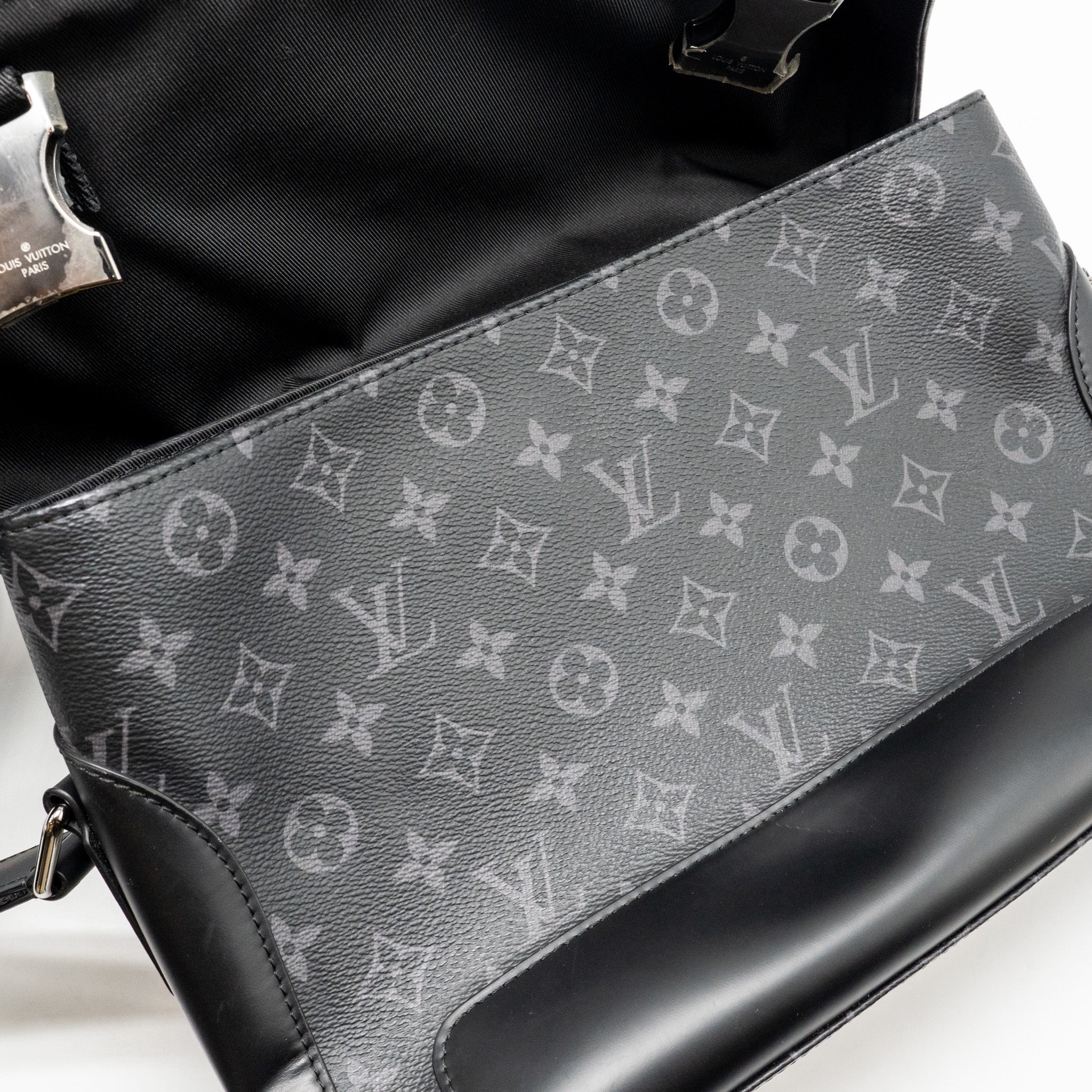 MESSENGER VOYAGER PM MONOGRAM CANVAS BLACK SHW