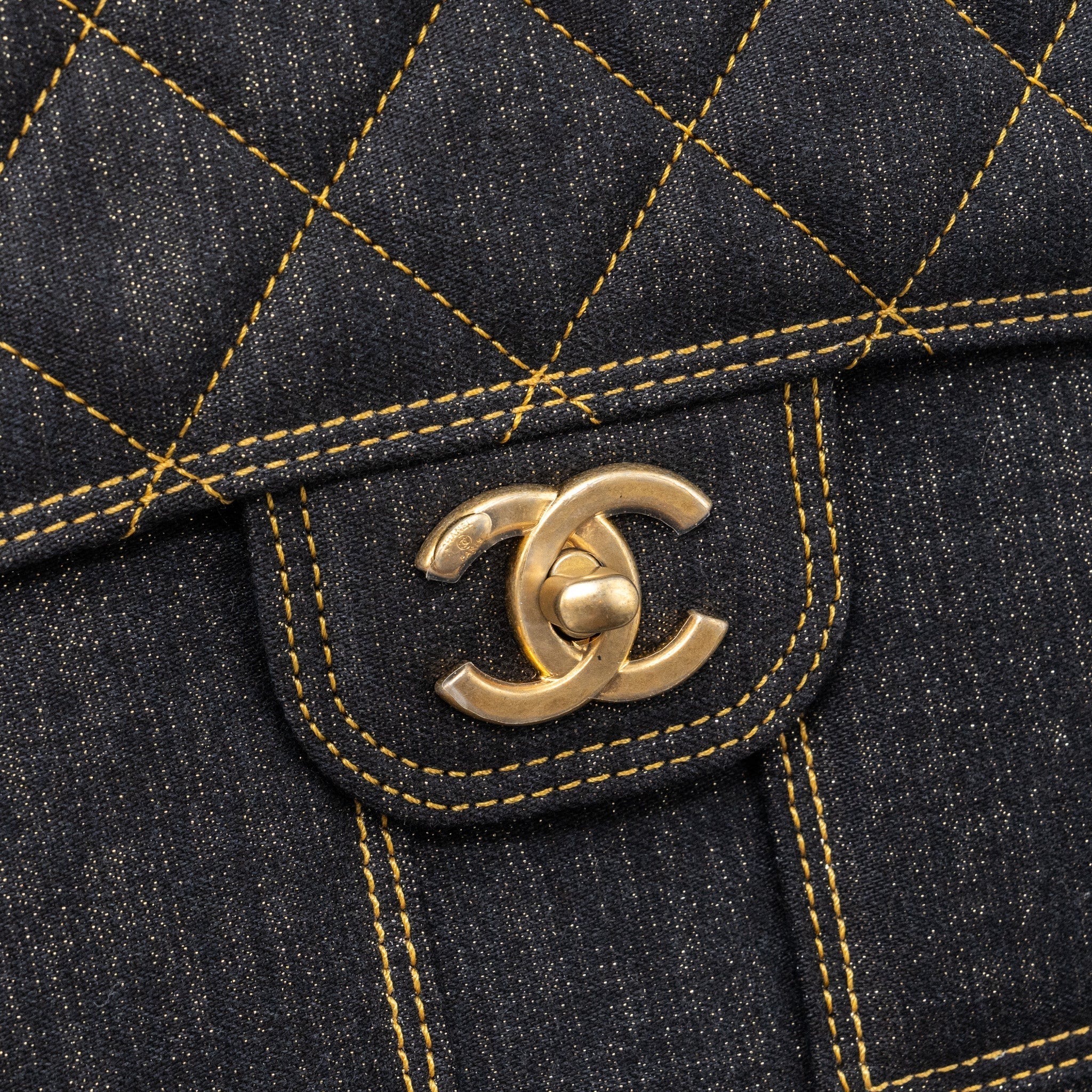 23S FLAP BACKPACK DENIM DARK BLUE BRUSHED GHW (MICROCHIP)