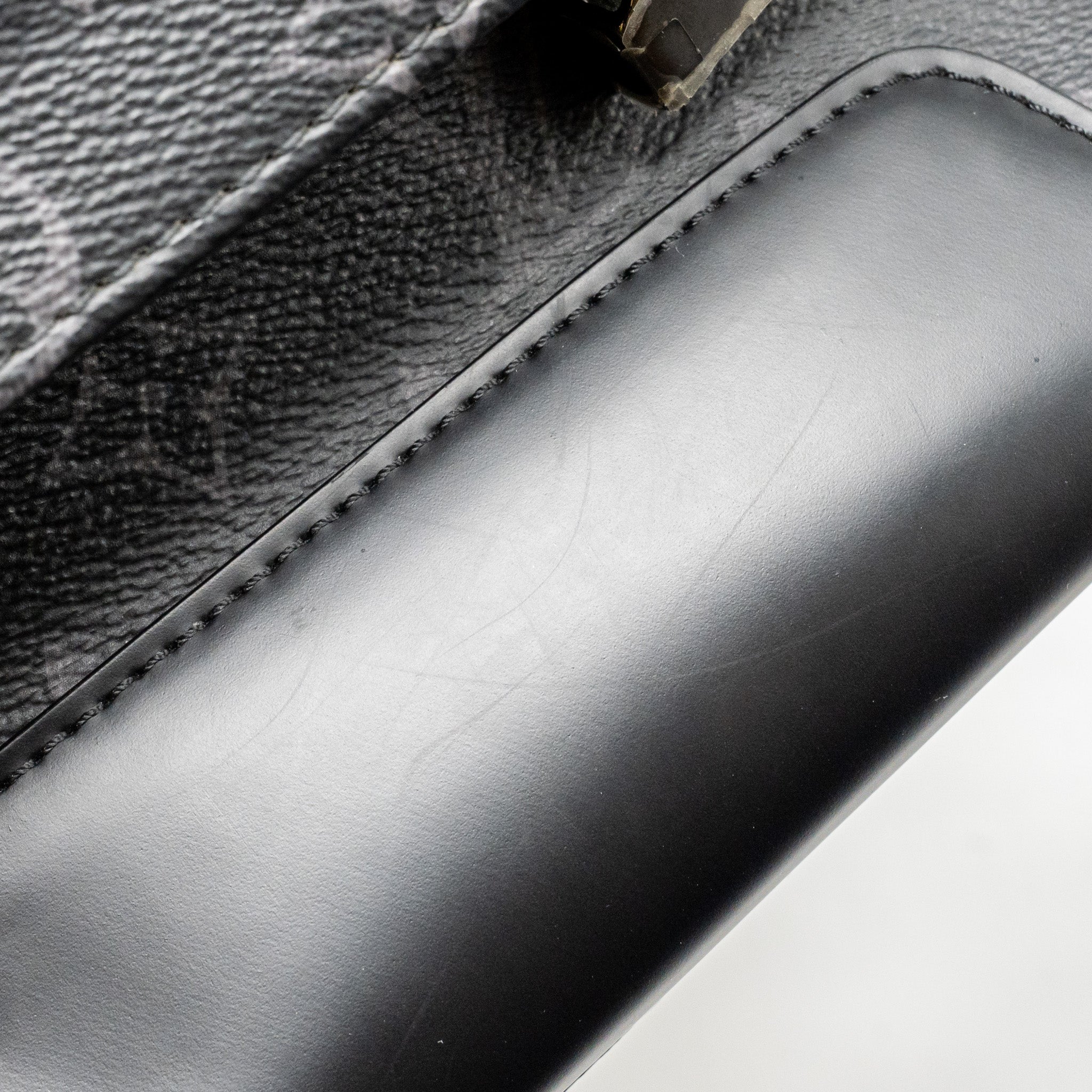 MESSENGER VOYAGER PM MONOGRAM CANVAS BLACK SHW