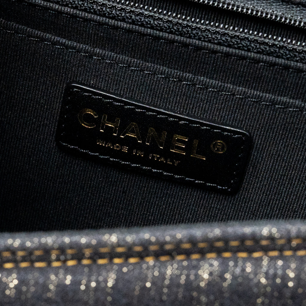 23S FLAP BACKPACK DENIM DARK BLUE BRUSHED GHW (MICROCHIP)