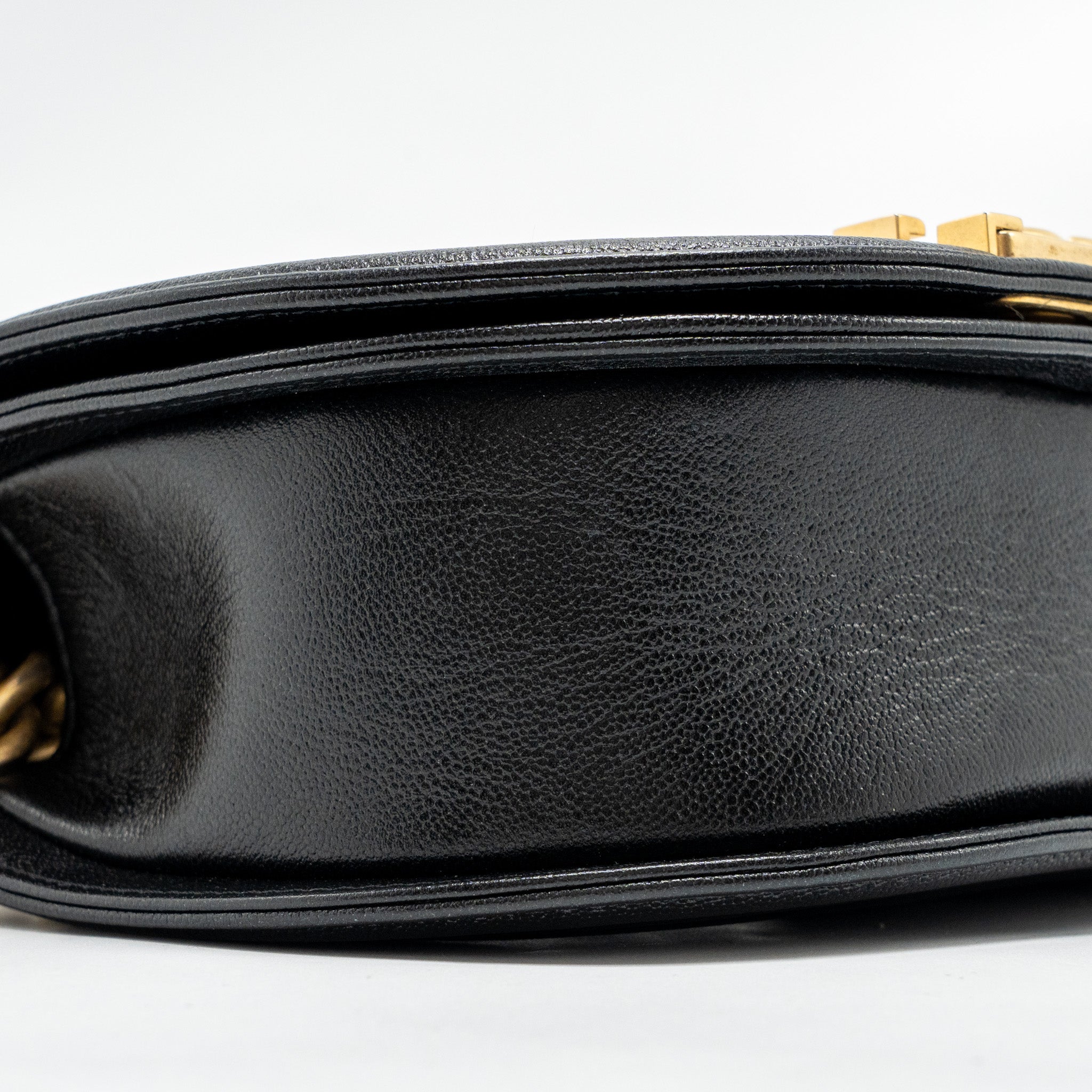 22A ROUND BOY MESSENGER BAG CAVIAR BLACK GHW (MICROCHIP)