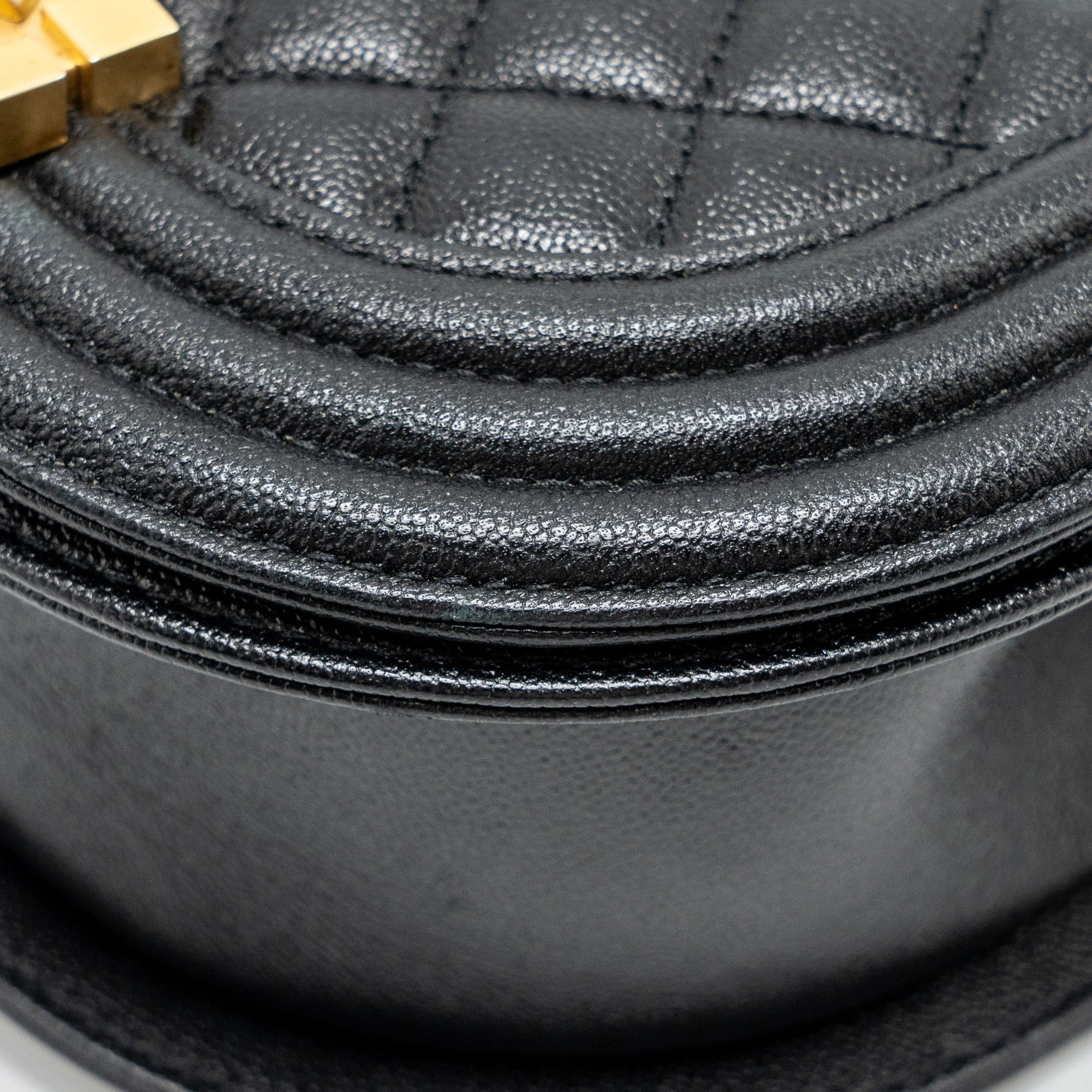 22A ROUND BOY MESSENGER BAG CAVIAR BLACK GHW (MICROCHIP)