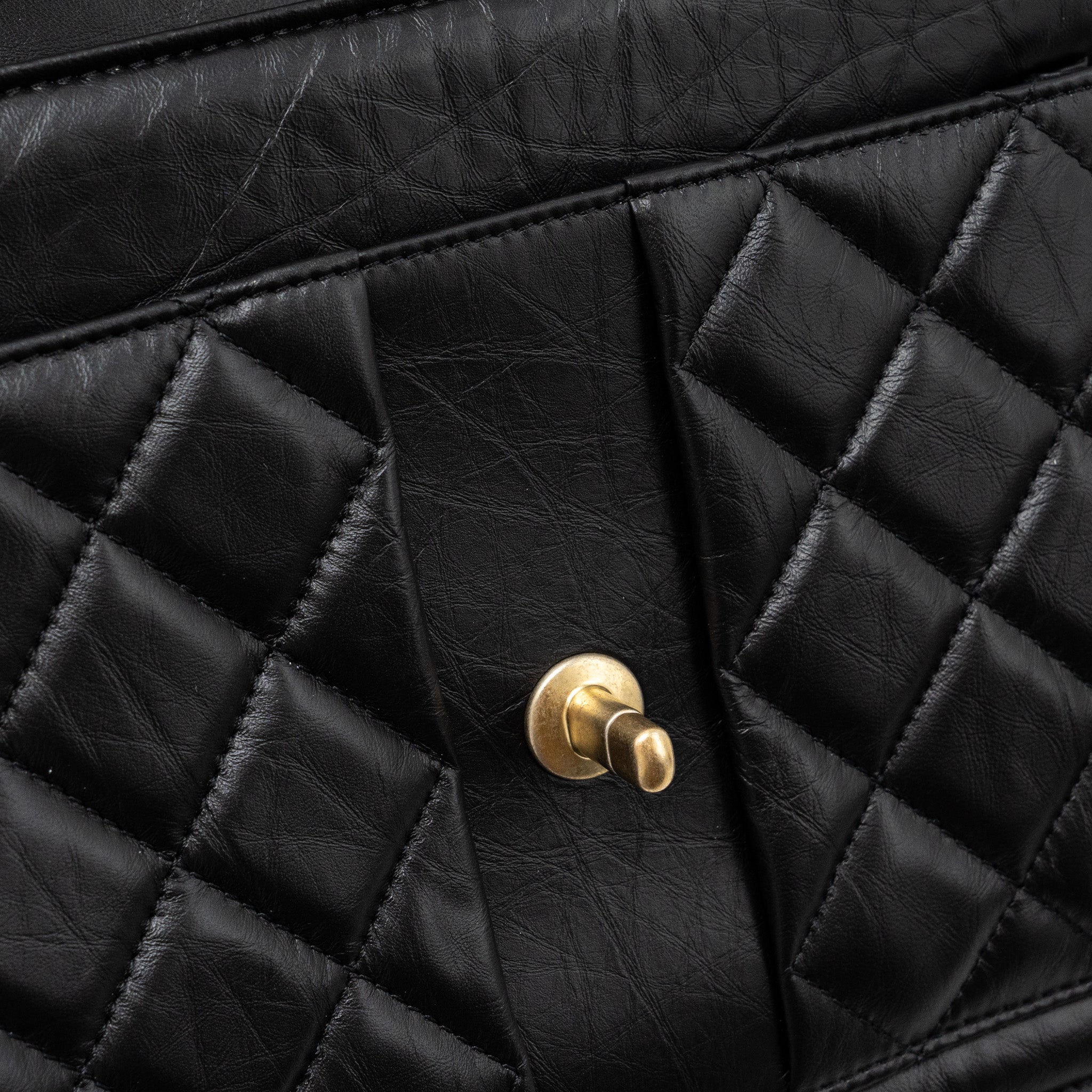 23S FLAP BACKPACK CALFSKIN BLACK BRUSHED GHW (MICROCHIP)