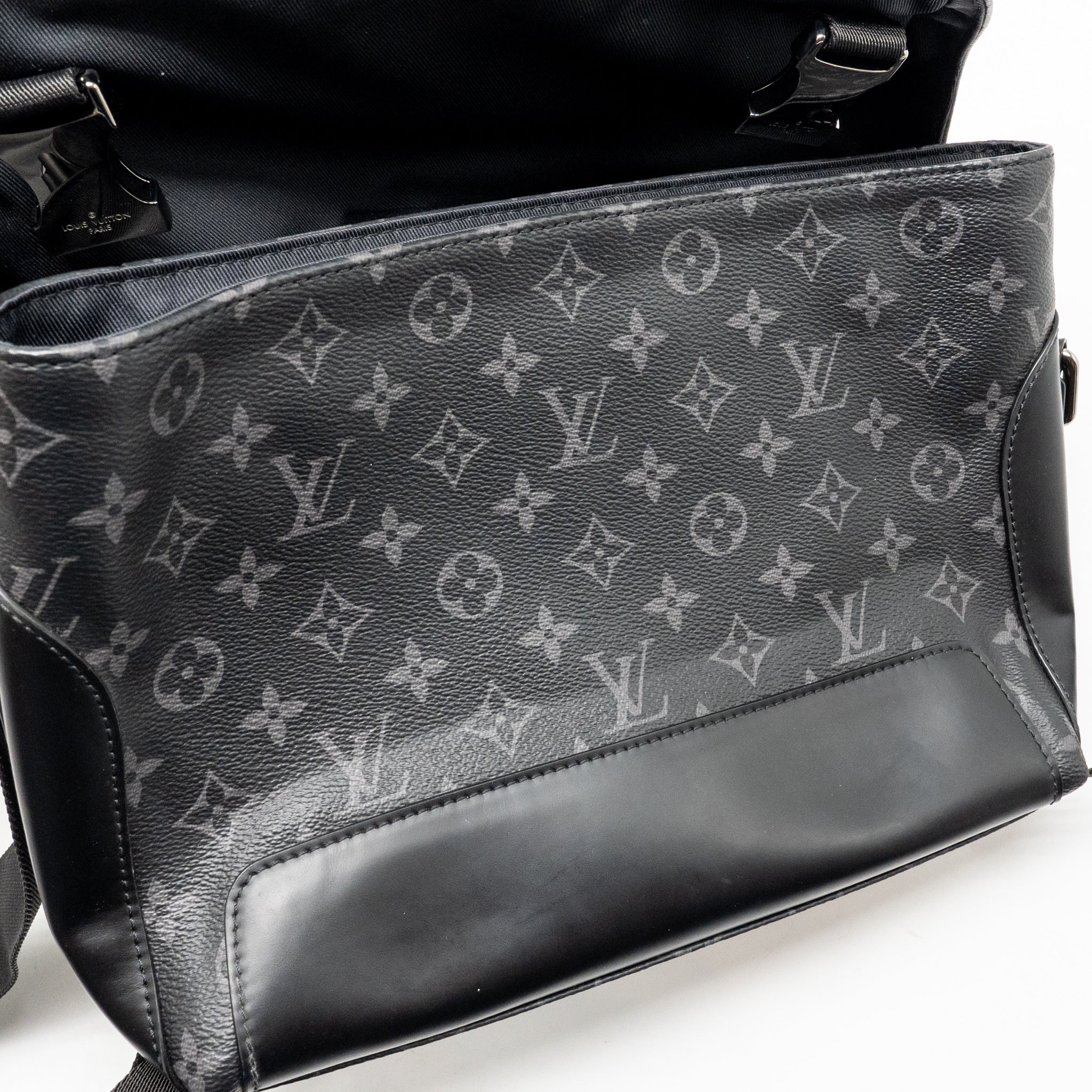 MESSENGER VOYAGER PM MONOGRAM ECLIPSE BLACK SHW