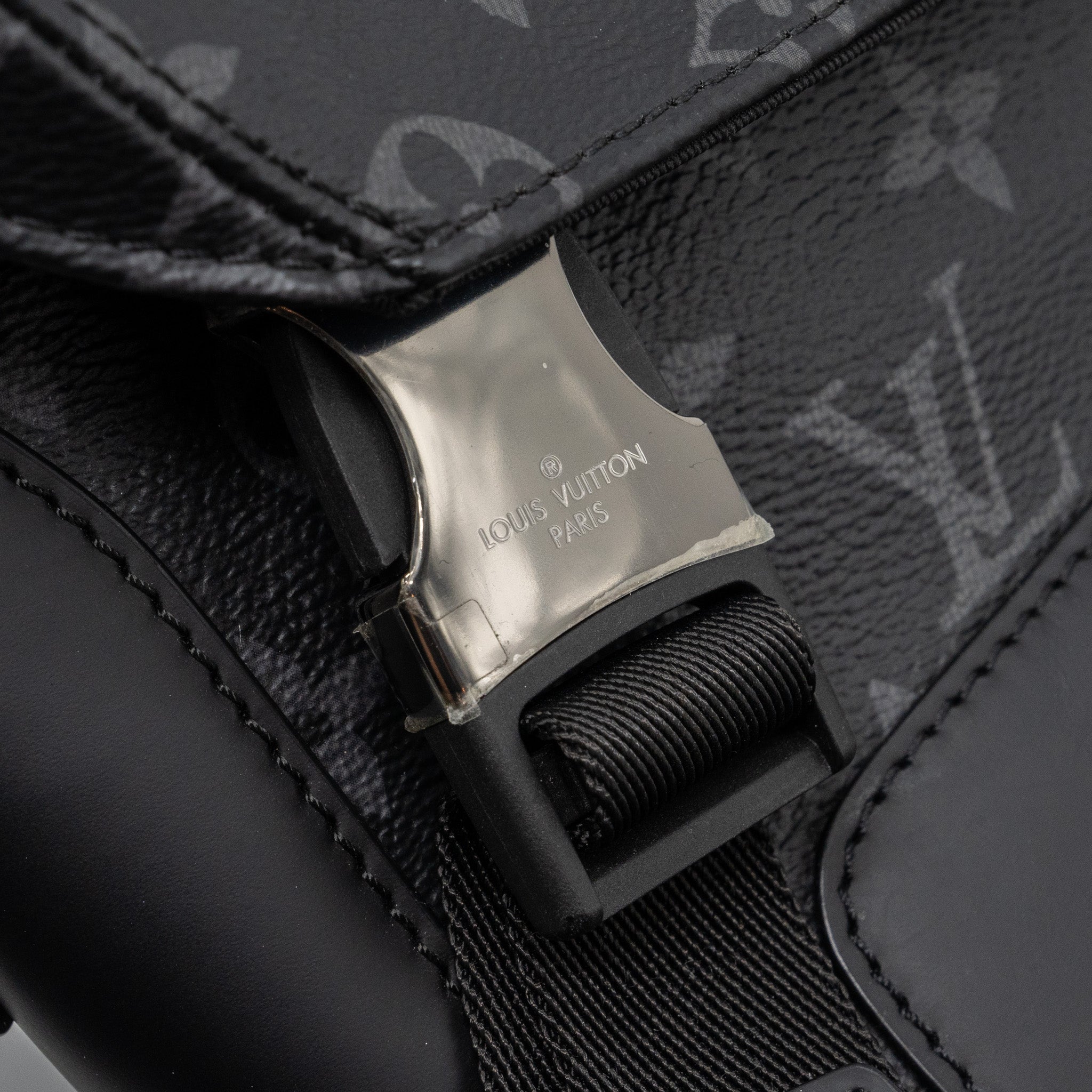 MESSENGER PM VOYOGER MONOGRAM ECLIPSE CANVAS BLACK SHW