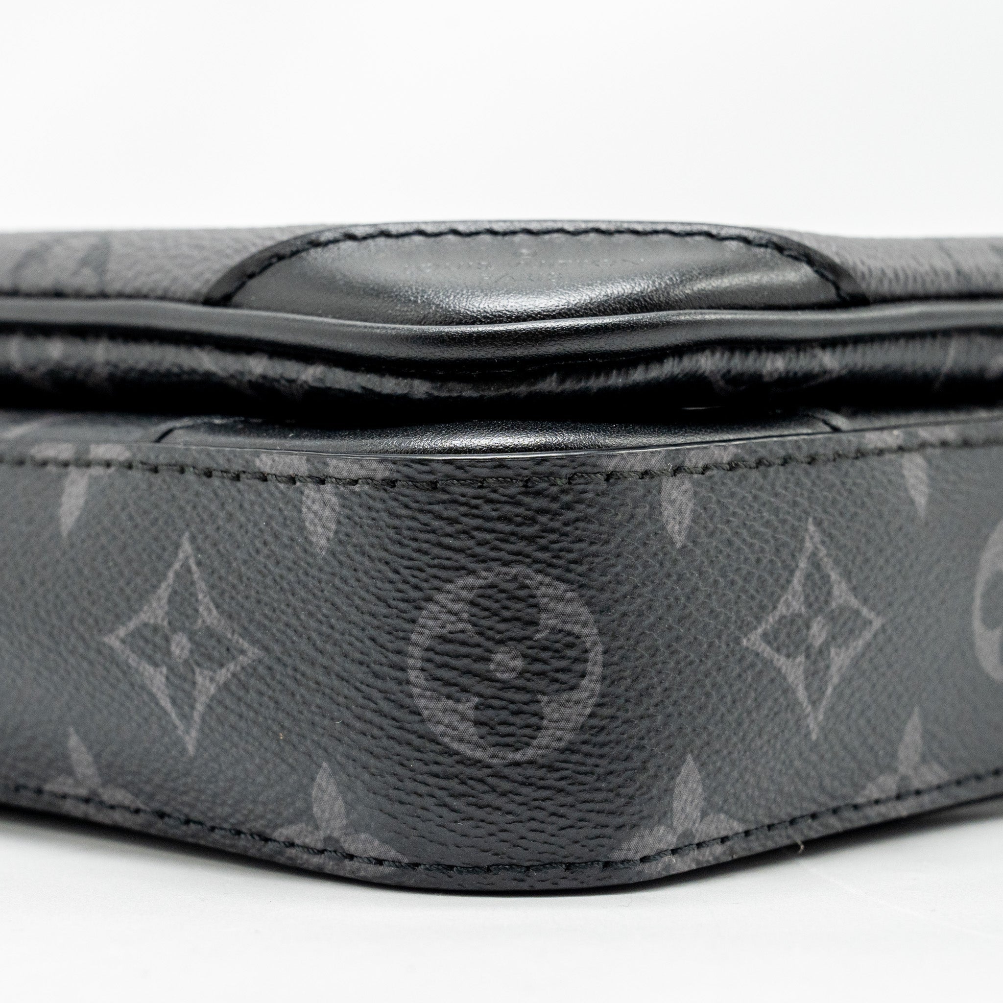 TRIO MESSANGER MONOGRAM ECLIPSE CANVAS BLACK/GREY WITH BLACK HARDWARE