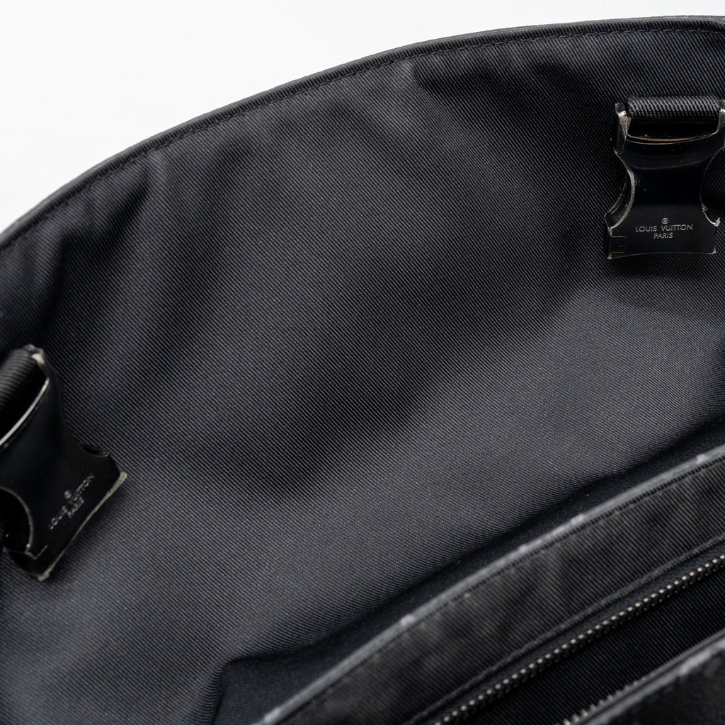 MESSENGER PM VOYOGER MONOGRAM ECLIPSE CANVAS BLACK SHW