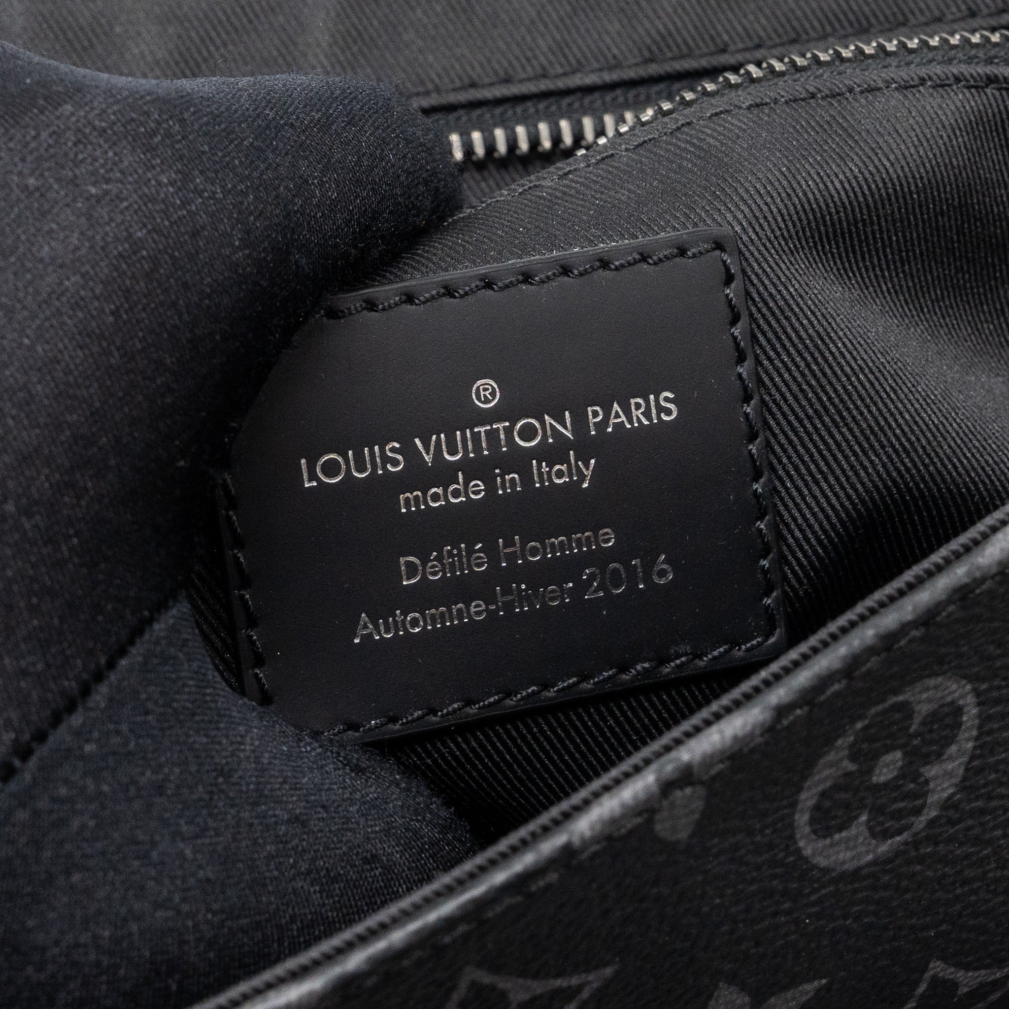 MESSENGER PM VOYOGER MONOGRAM ECLIPSE CANVAS BLACK SHW