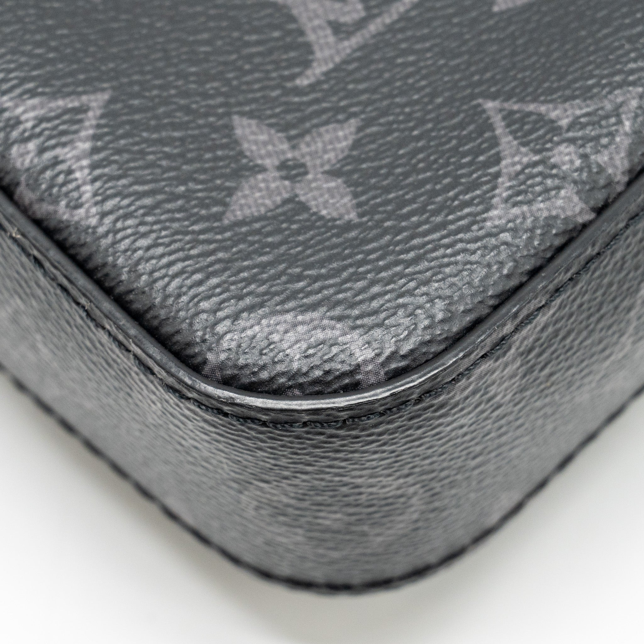 TRIO MESSANGER MONOGRAM ECLIPSE CANVAS BLACK/GREY WITH BLACK HARDWARE