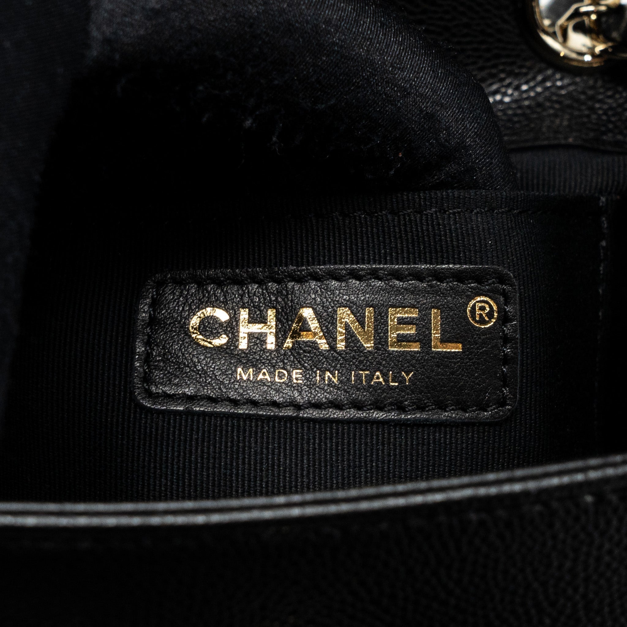 23K TRIPLE POCKET BACKPACK CAVIAR BLACK LGHW(MICROCHIP)