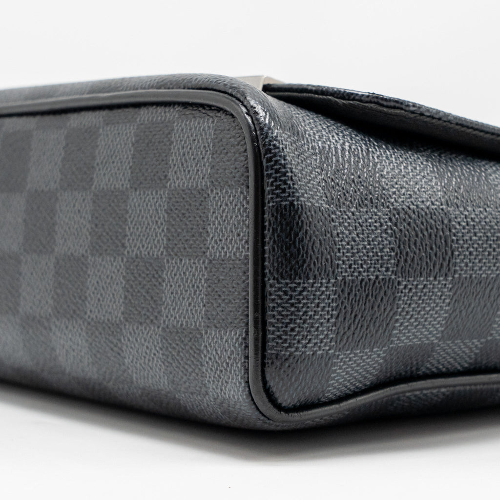 WORLD MAP DISTRICT MESSENGER BAG DAMIER GRAPHITE CANVAS SHW
