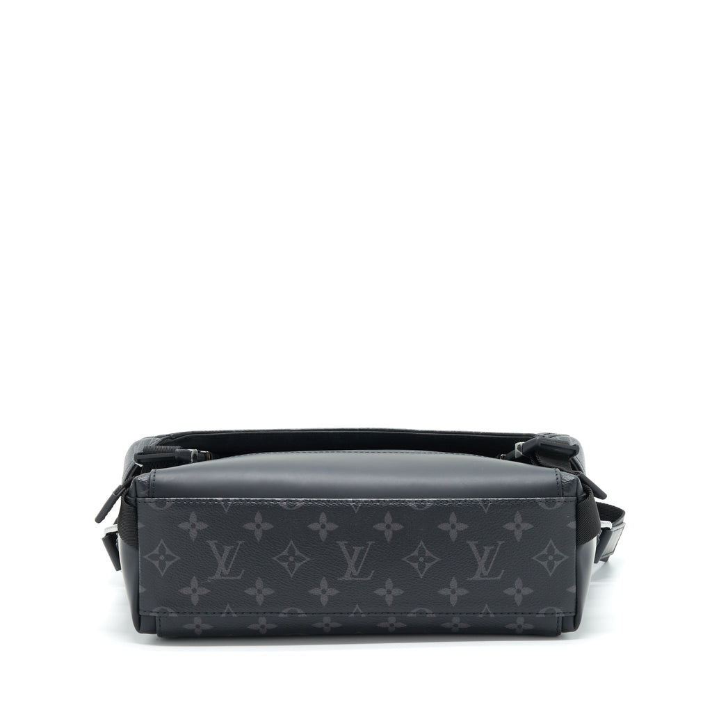 ECLIPSE VOYAGER MESSENGER BAG MONOGRAM CANVAS BLACK YEAR 2020