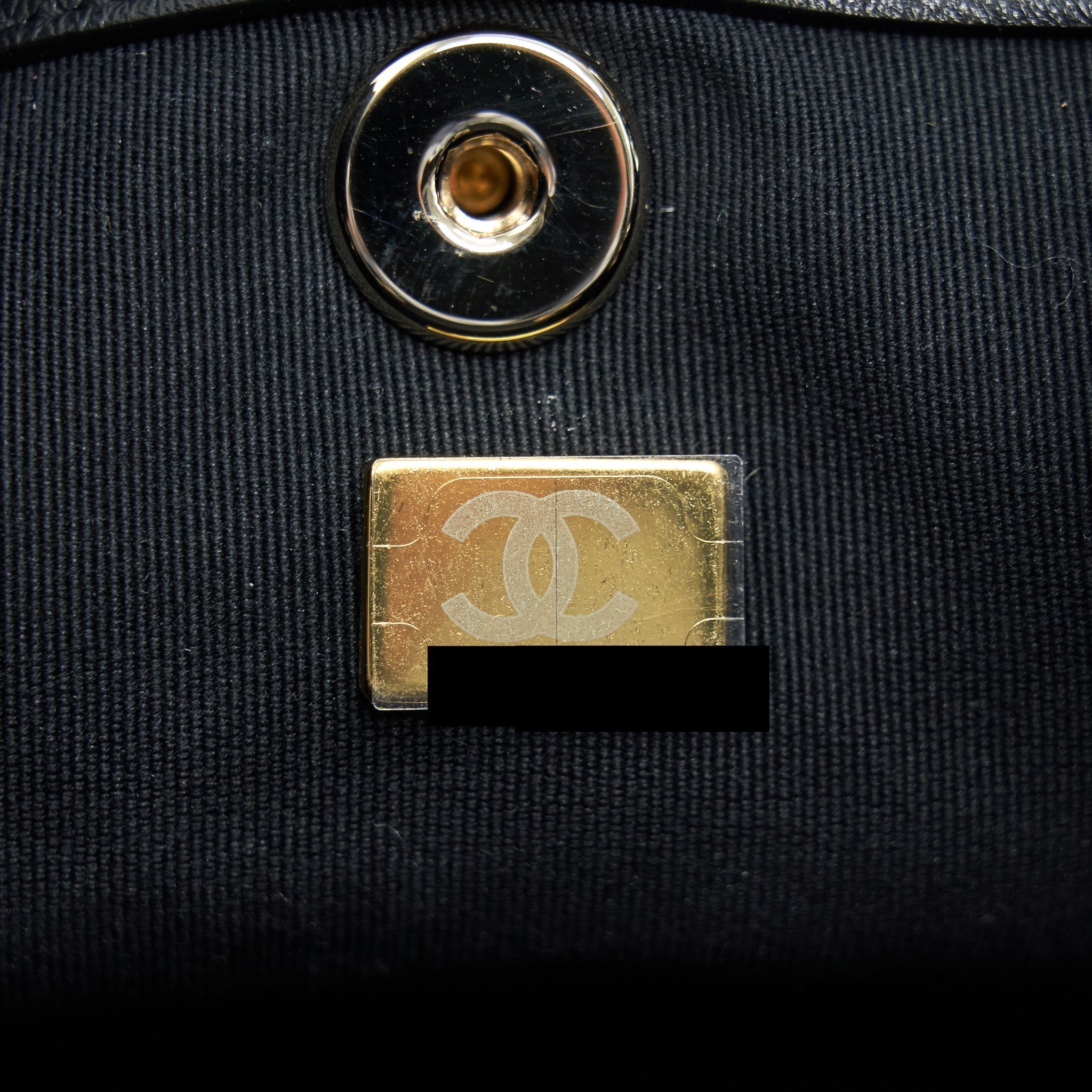 22C MINI DUMA BACKPACK CALFSKIN BLACK LGHW(MICROCHIP)
