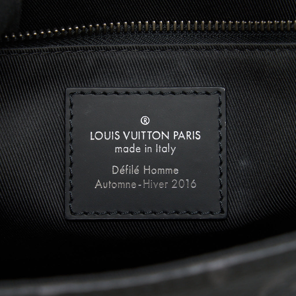 ECLIPSE VOYAGER MESSENGER BAG MONOGRAM CANVAS BLACK YEAR 2020