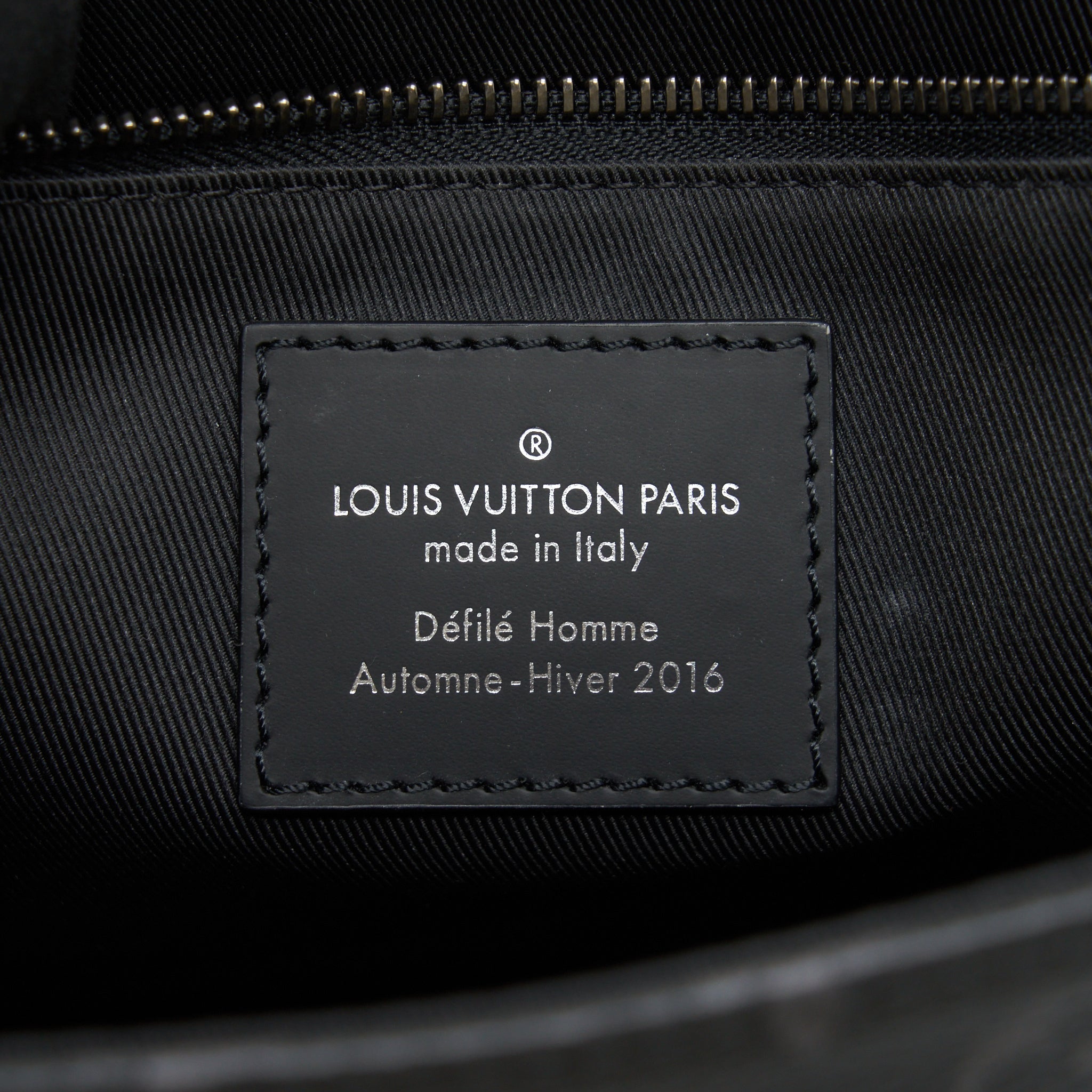 ECLIPSE VOYAGER MESSENGER BAG MONOGRAM CANVAS BLACK YEAR 2020