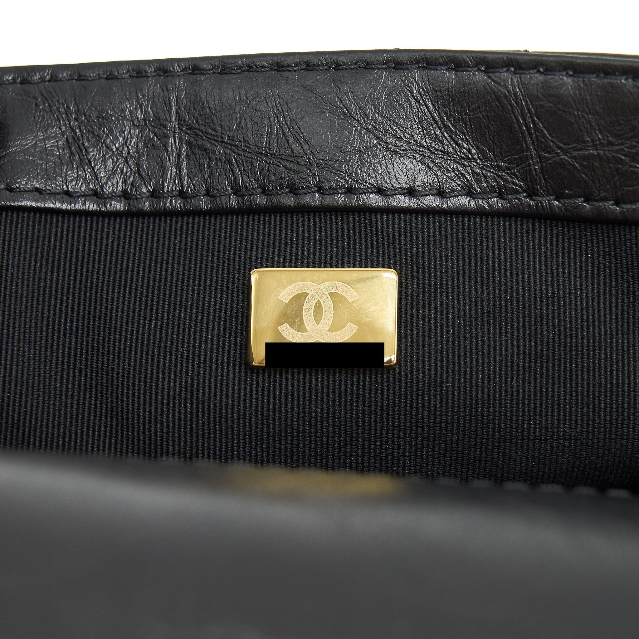 21B MESSENGER BAG CALFSKIN BLACK GHW
