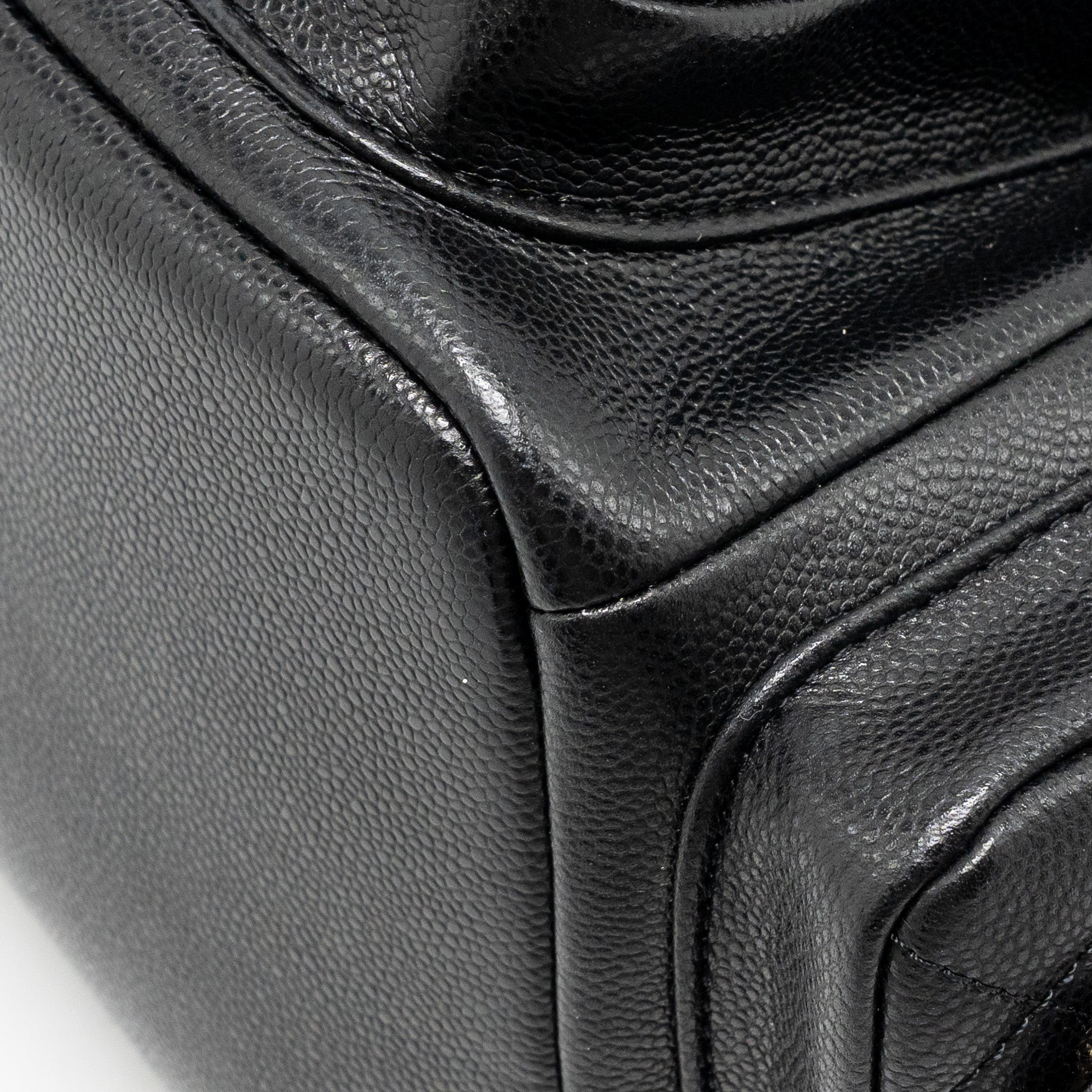 TRIPLE POCKET BACKPACK CAVIAR BLACK LGHW (MICROCHIP)