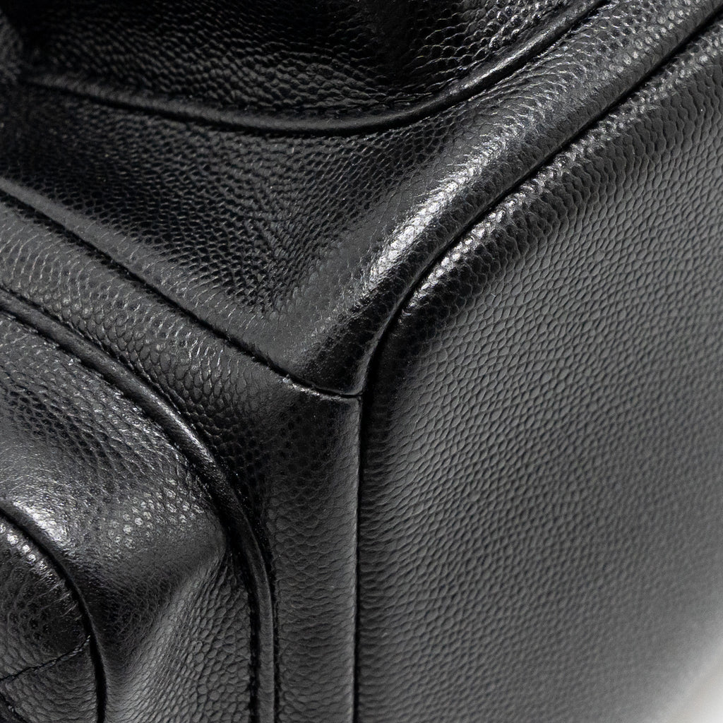 TRIPLE POCKET BACKPACK CAVIAR BLACK LGHW (MICROCHIP)