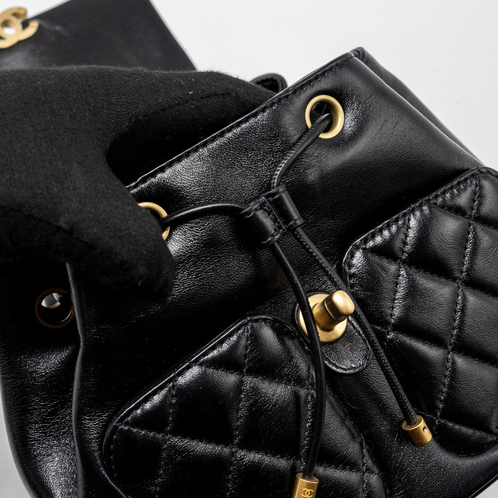 23K MINI BACKPACK LAMBSKIN BLACK GHW (MICROCHIP)