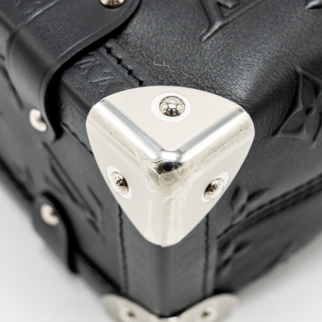 SIDE TRUNK MONOGRAM DEBOSSED CALFSKIN BLACK SHW