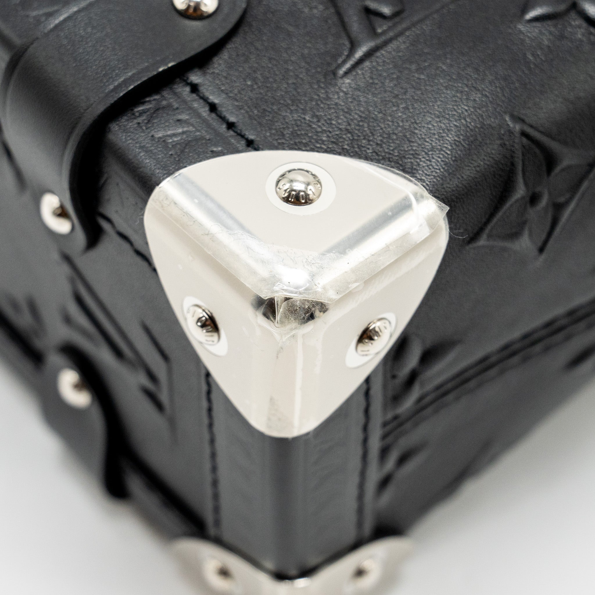 SIDE TRUNK MONOGRAM DEBOSSED CALFSKIN BLACK SHW