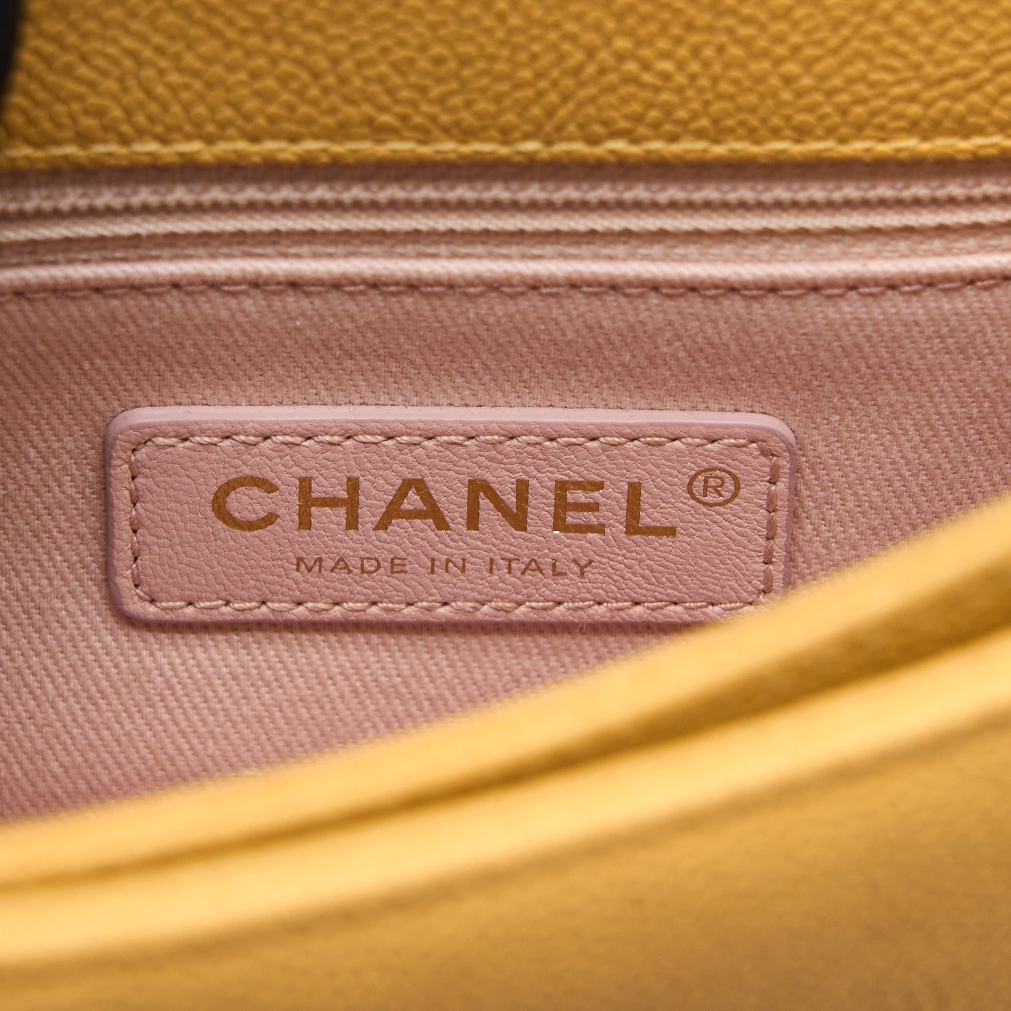 GIANT CC LOGO MESSENGER FLAP BAG CAVIAR YELLOW LGHW
