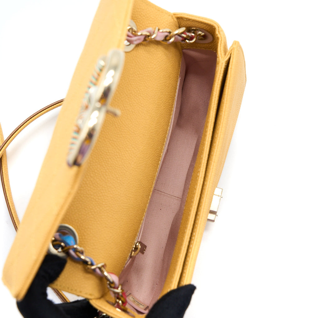 GIANT CC LOGO MESSENGER FLAP BAG CAVIAR YELLOW LGHW
