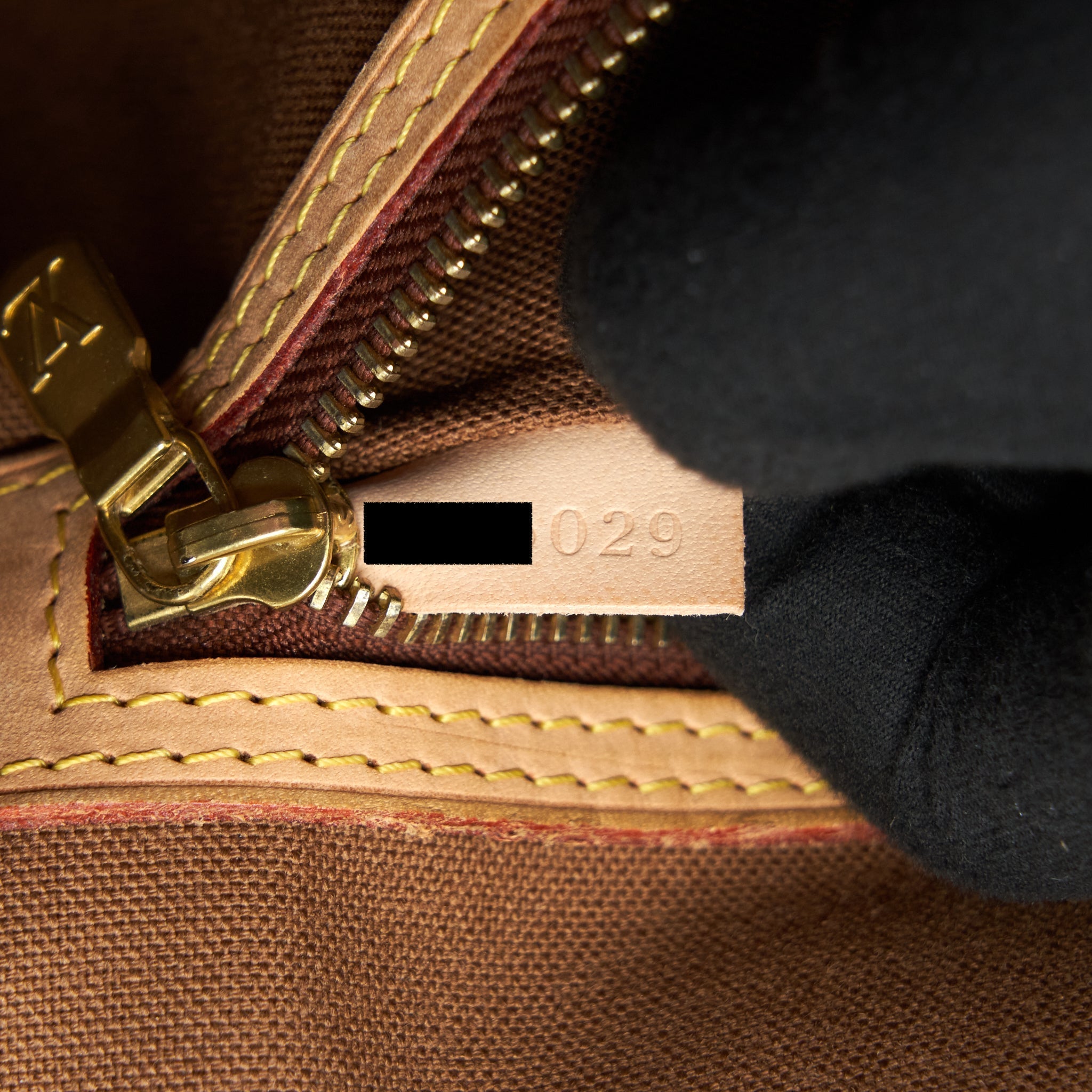 MESSENGER CROSSBODY BAG MONOGRAM CANVAS GHW