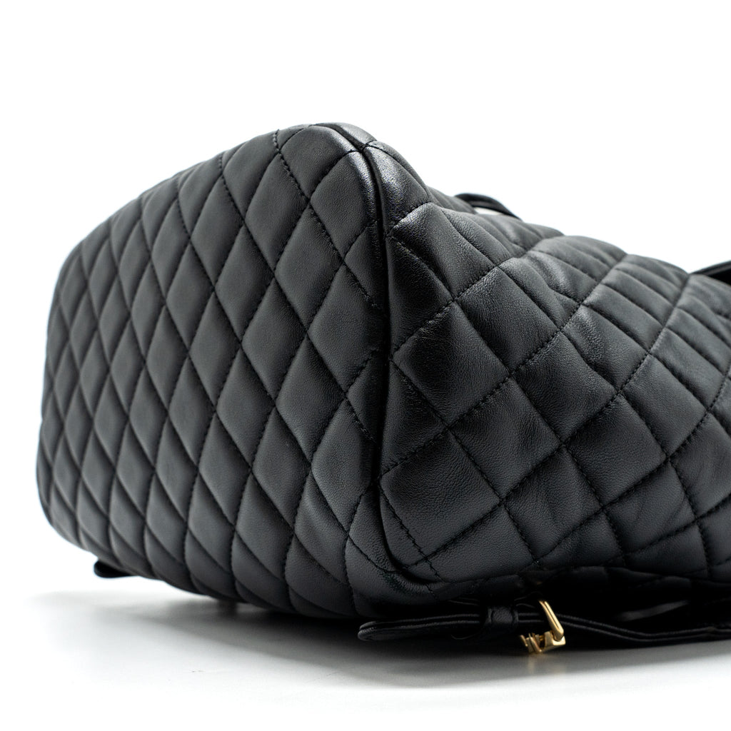 QUILTED FLAP BACKPACK LAMBSKIN BLACK GHW