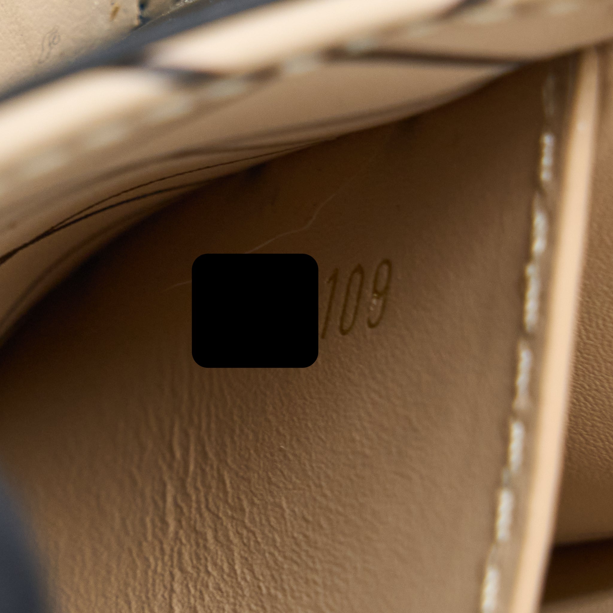 VERTICAL TRUNK POCHETTE MONOGRAM CANVAS GHW