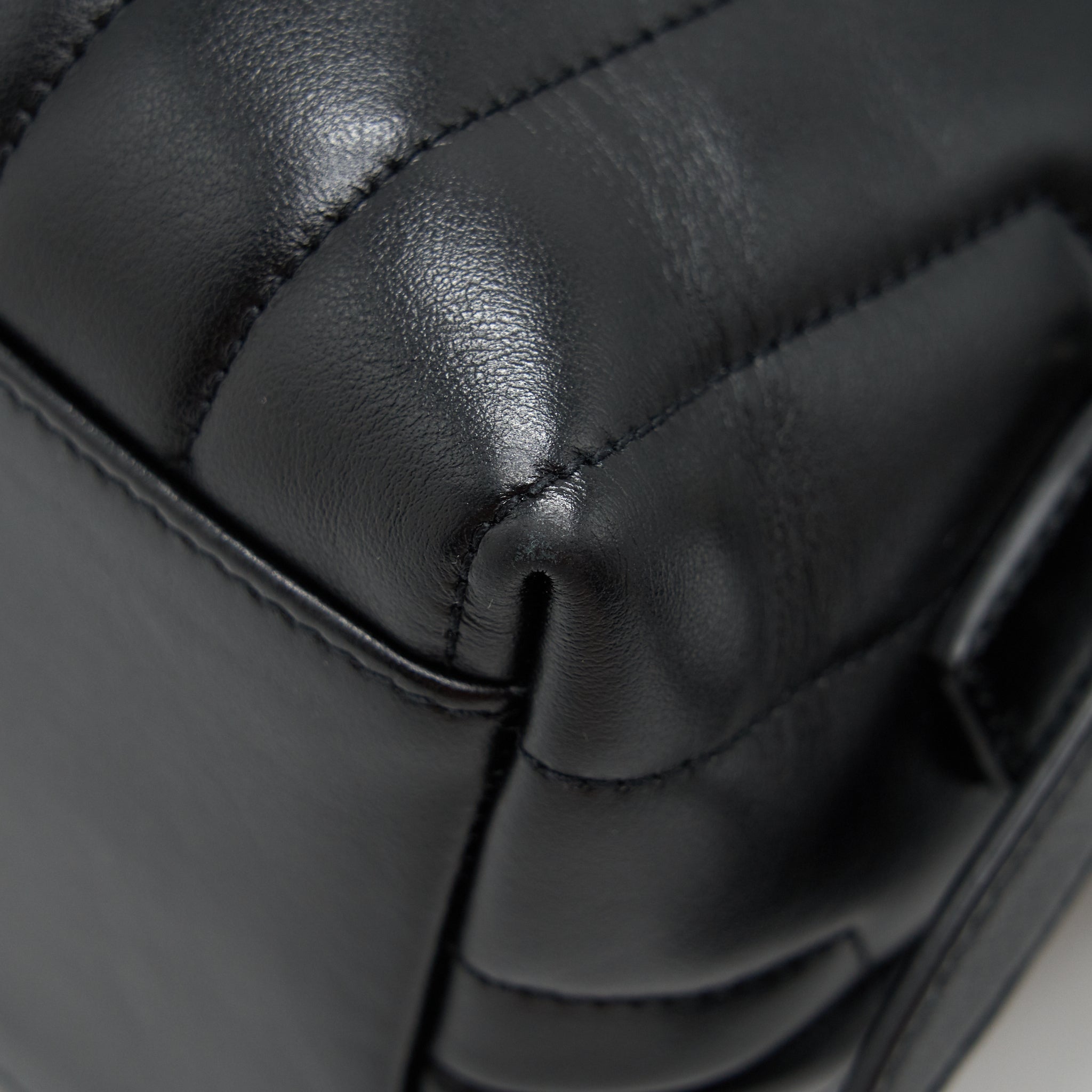 MEDIUM LOULOU BACKPACK BLACK Y MATELASS