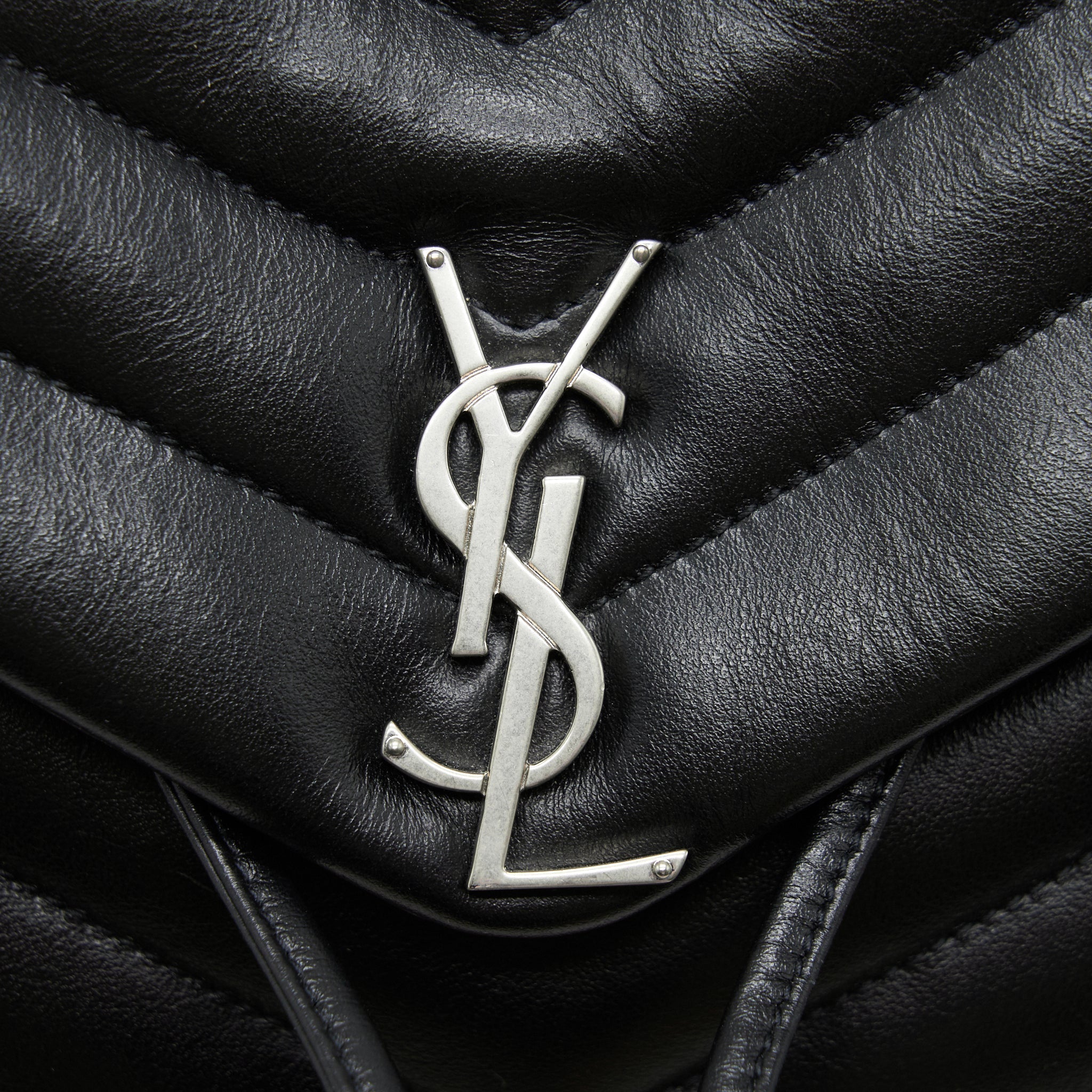 MEDIUM LOULOU BACKPACK BLACK Y MATELASS