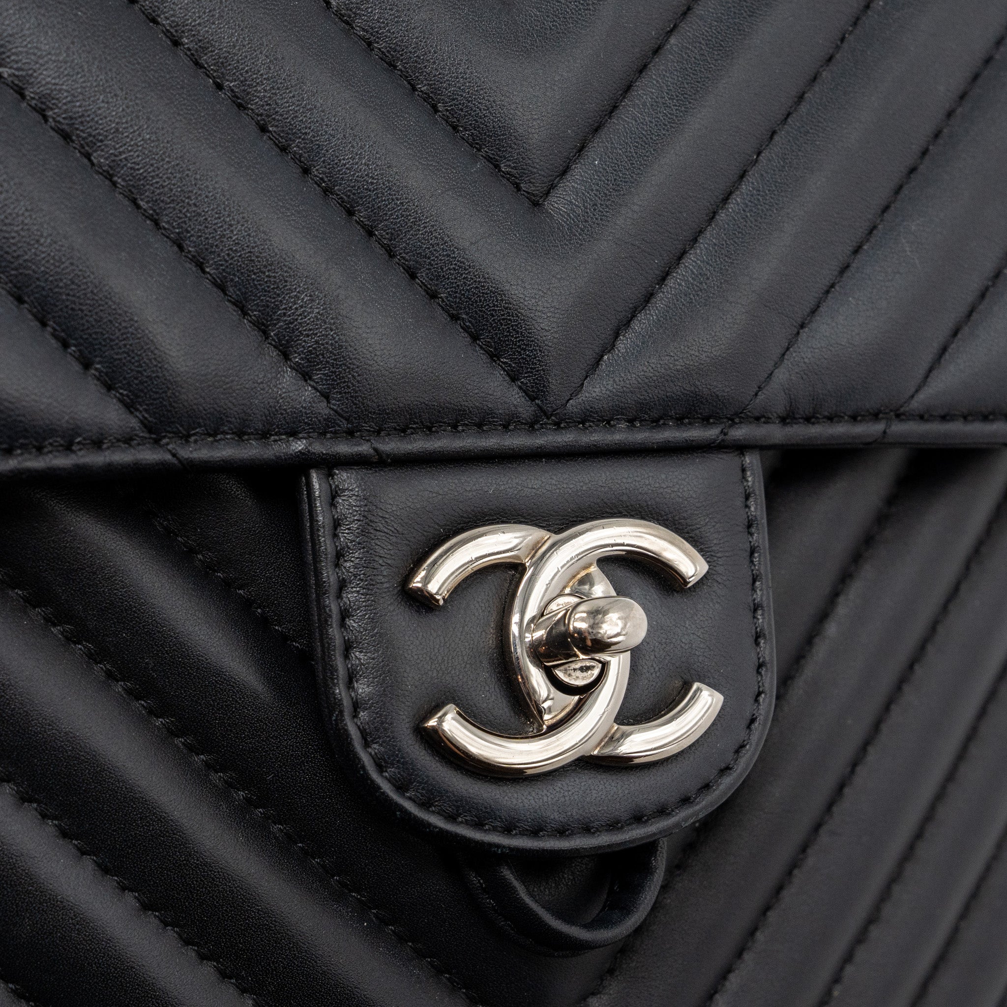 SMALL URBAN SPIRIT BACKPACK CHEVRON CALFSKIN BLACK SHW