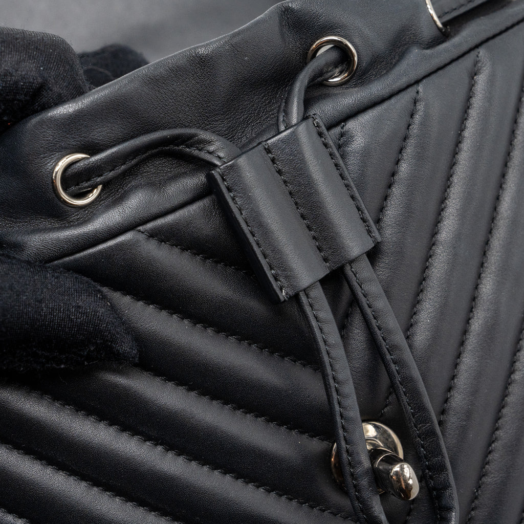SMALL URBAN SPIRIT BACKPACK CHEVRON CALFSKIN BLACK SHW