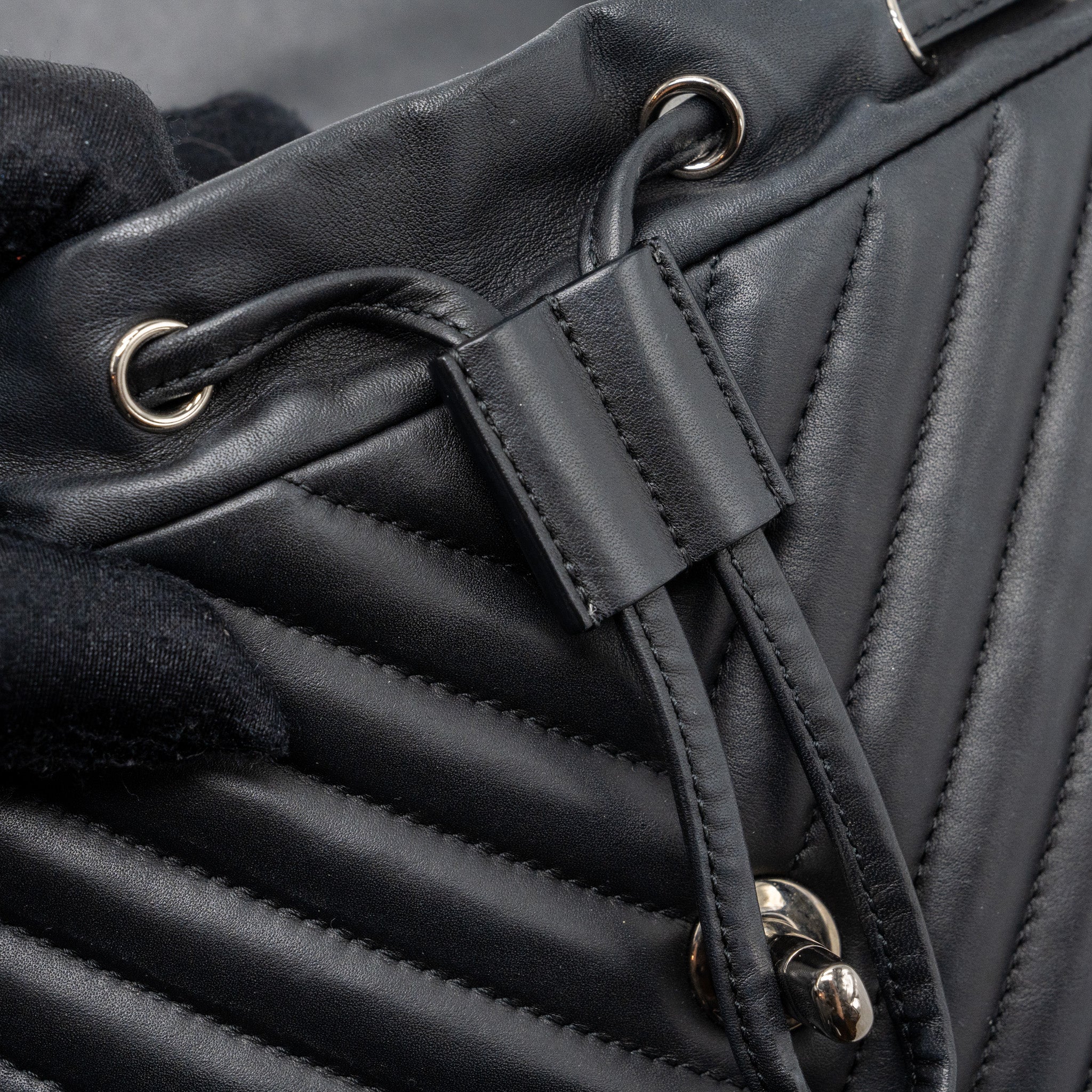 SMALL URBAN SPIRIT BACKPACK CHEVRON CALFSKIN BLACK SHW