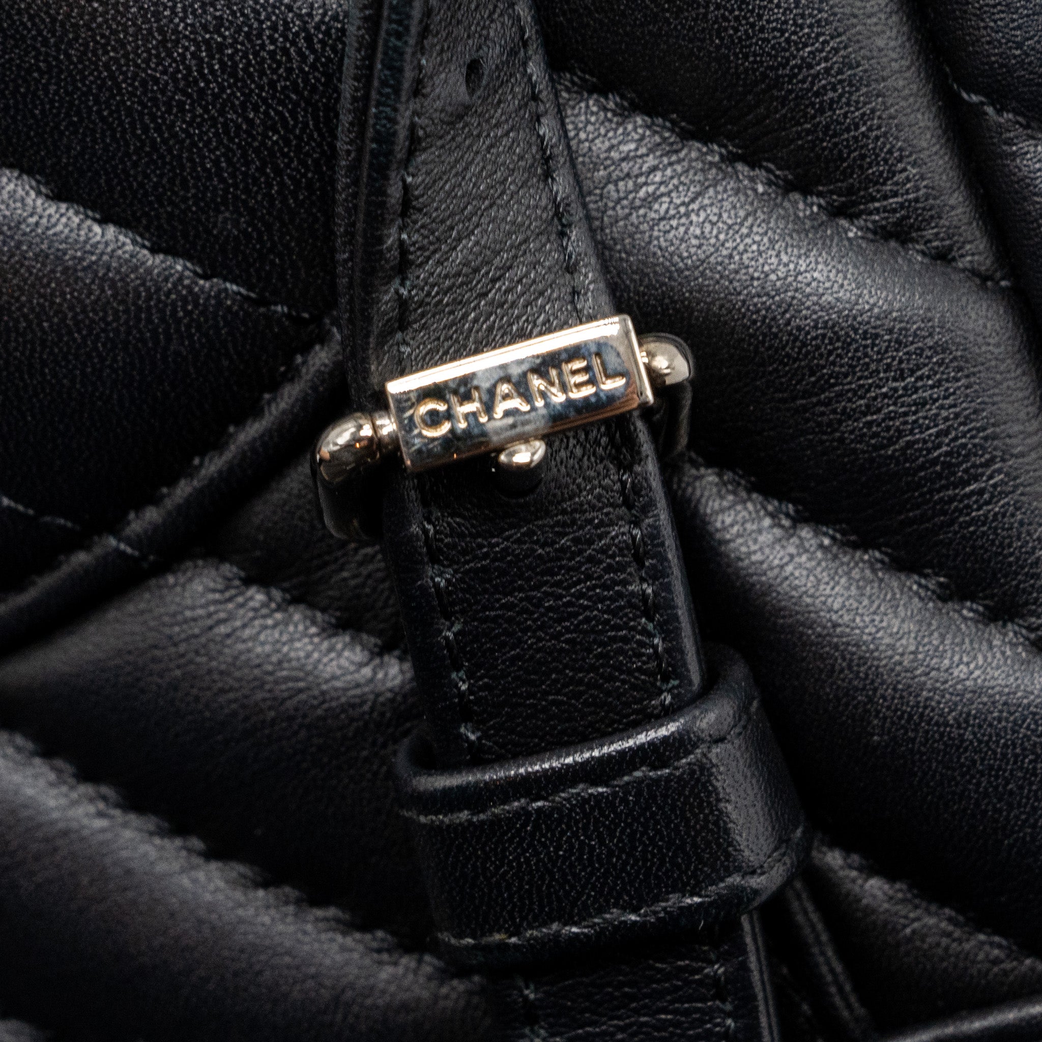 SMALL URBAN SPIRIT BACKPACK CHEVRON CALFSKIN BLACK SHW