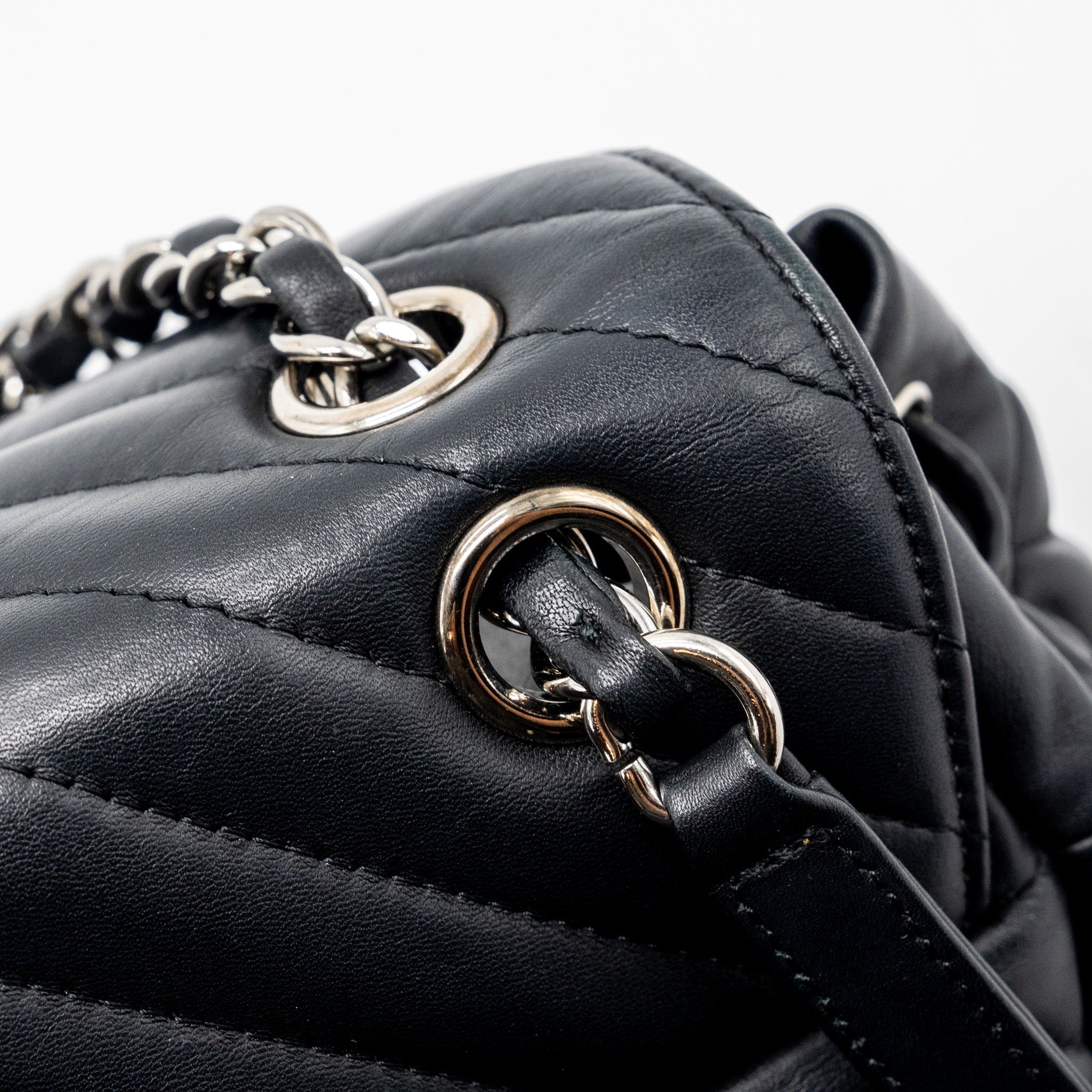 SMALL URBAN SPIRIT BACKPACK CHEVRON CALFSKIN BLACK SHW