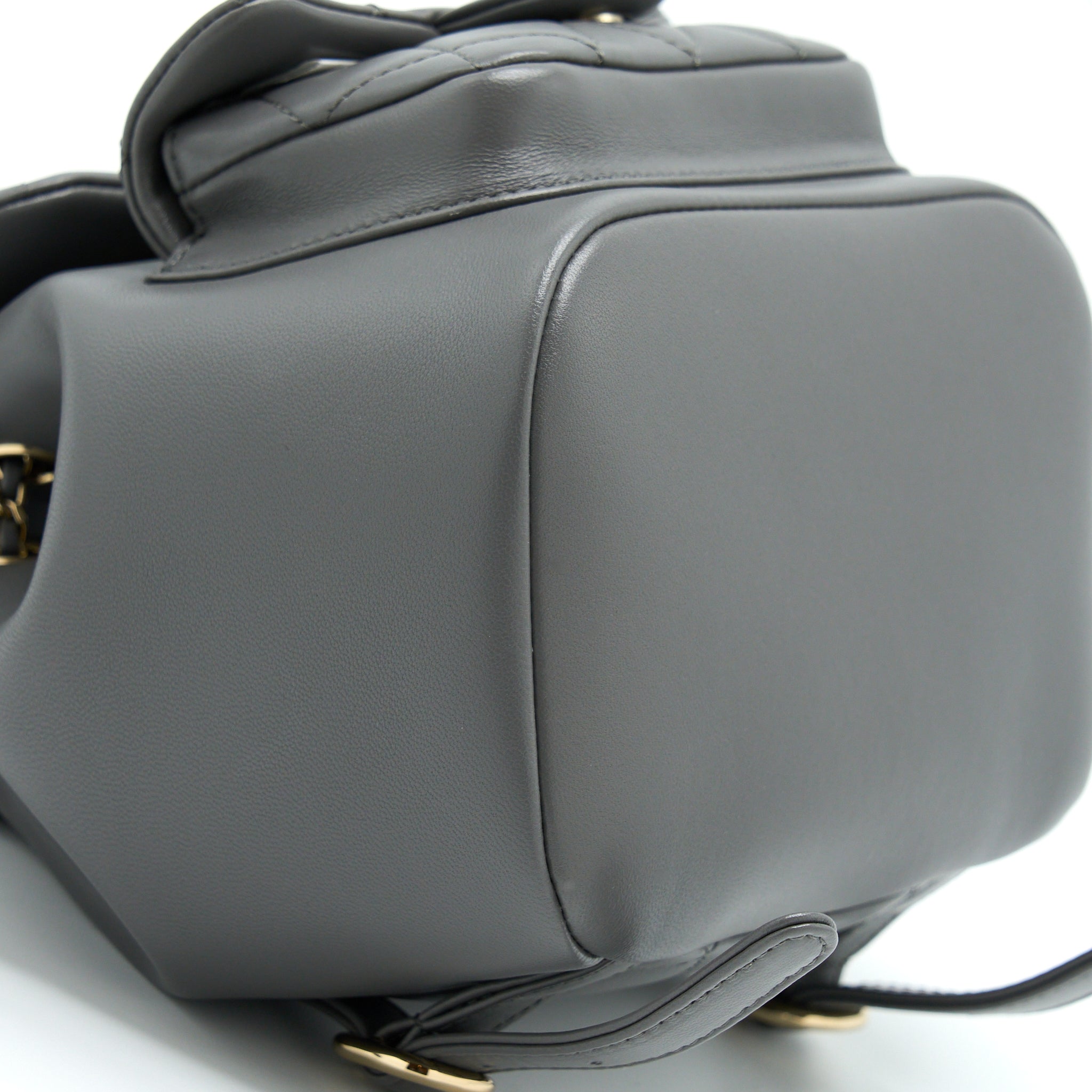 22A DUMA BACKPACK LAMBSKIN DARK GREY LGHW (MICROCHIP)