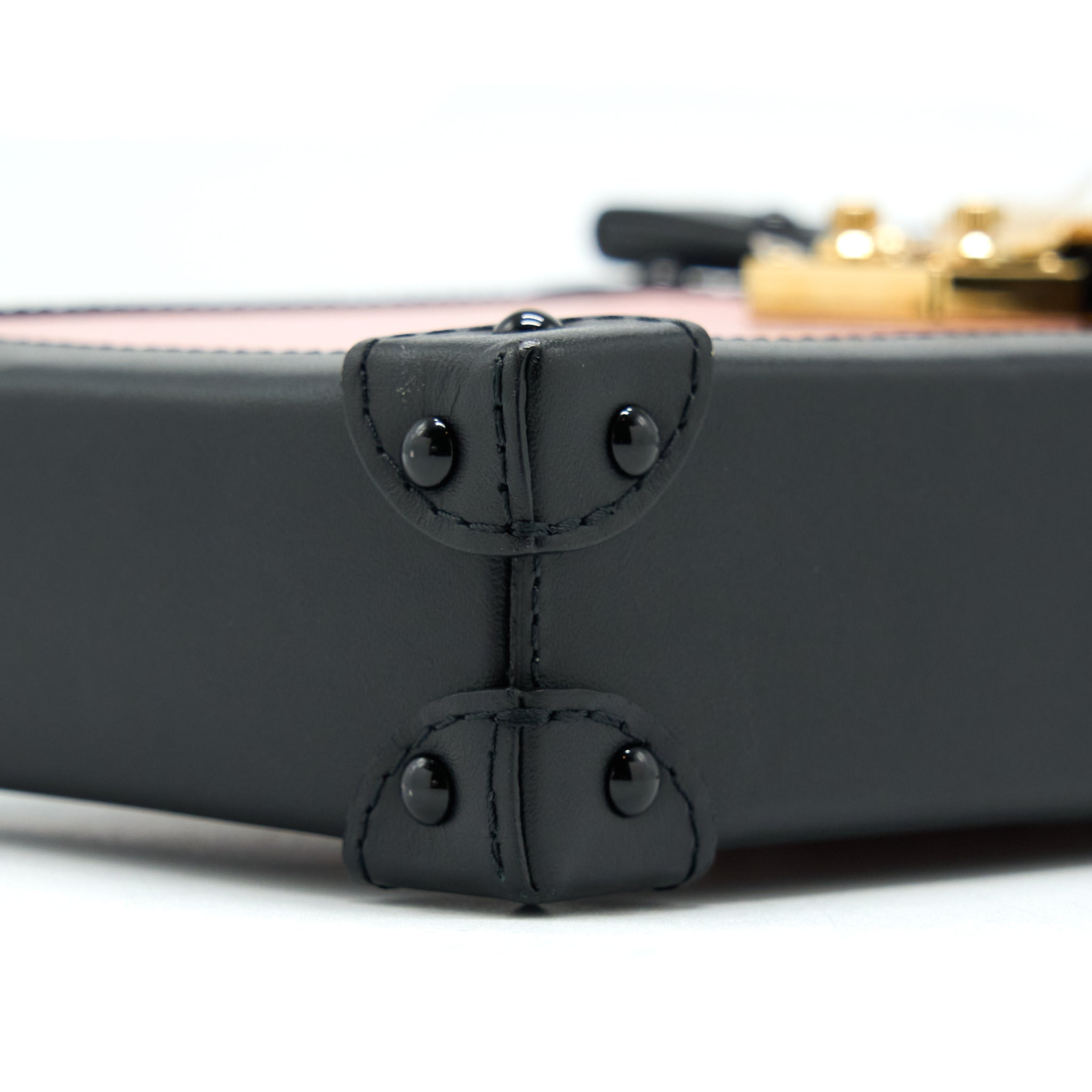 VERTICAL TRUNK POCHETTE EPI PINK GHW