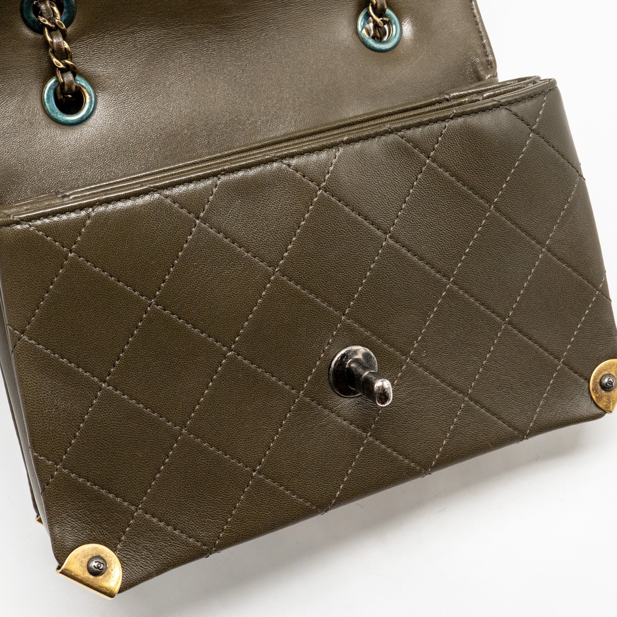 QUILTED MESSENGER FLAP BAG LAMBSKIN OLIVE GREEN MULTICOLOUR HARDWARE