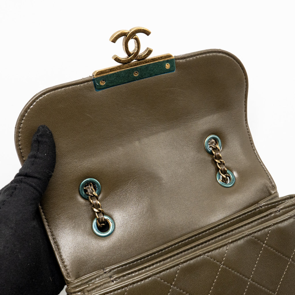 QUILTED MESSENGER FLAP BAG LAMBSKIN OLIVE GREEN MULTICOLOUR HARDWARE